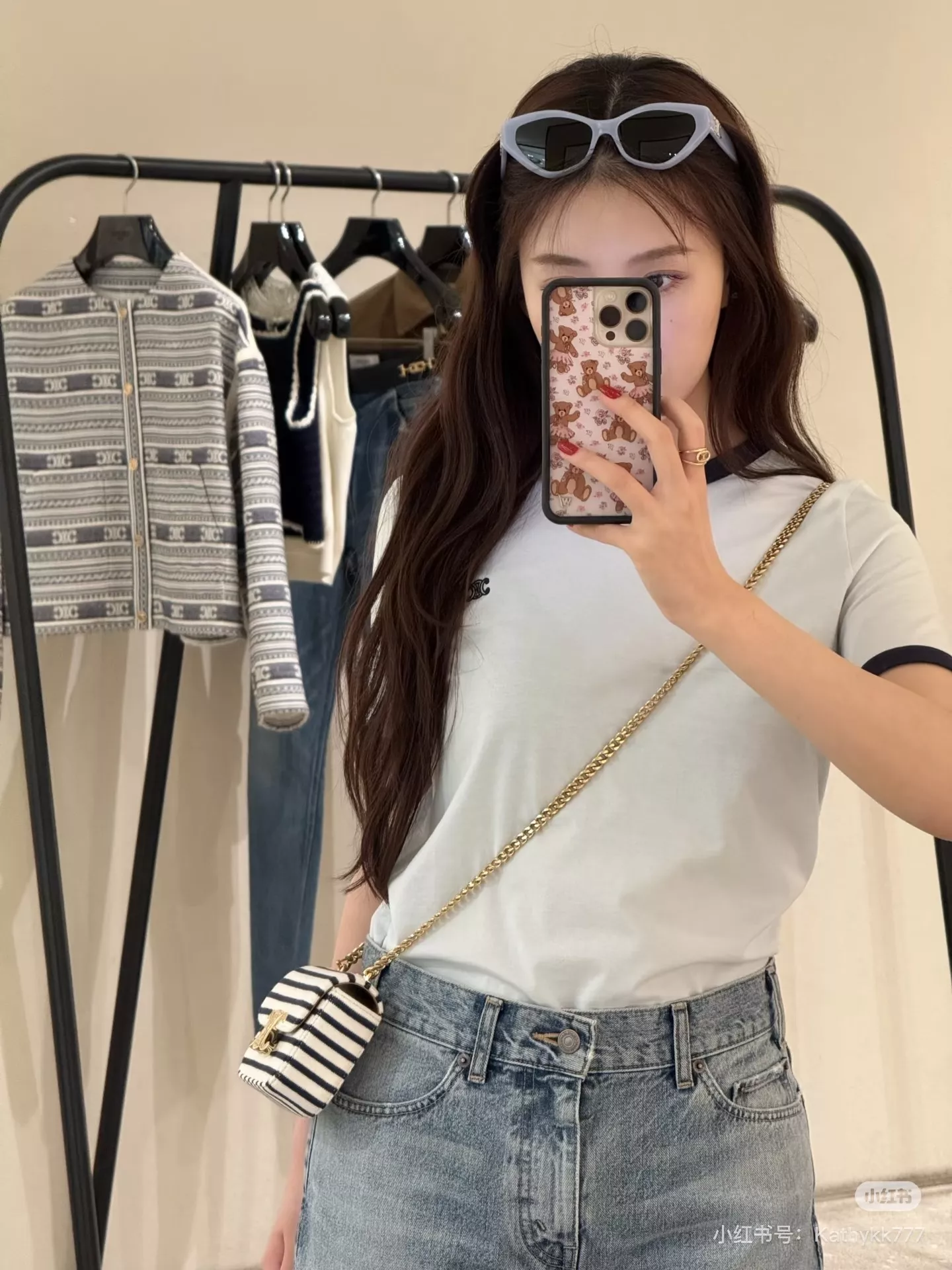 셀린느 트리오페 자수 배색 반팔 티셔츠 상세 이미지 21