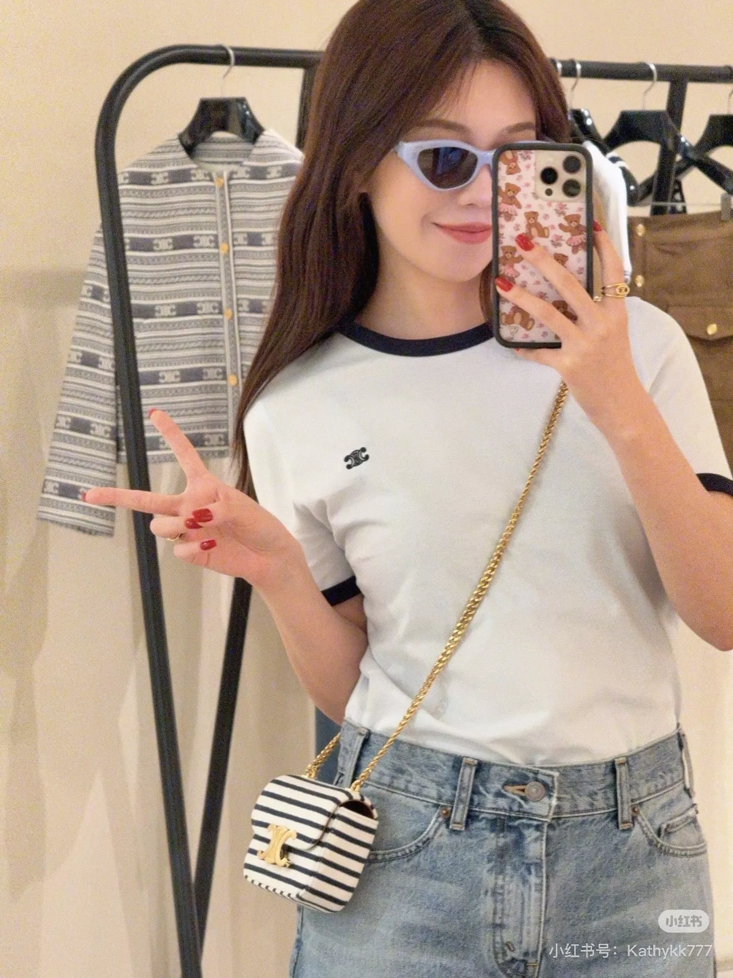 셀린느 트리오페 자수 배색 반팔 티셔츠 상세 이미지 20