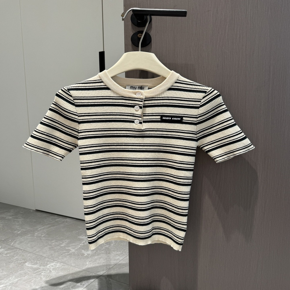 미우미우 헨리넥 스트라이프 반소매 니트