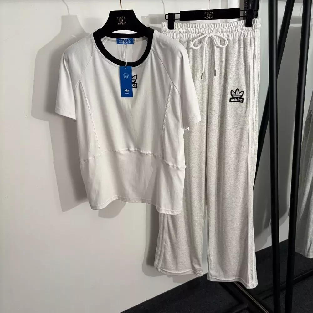 아디다스 삼선 자수 반소매 티셔츠 팬츠 세트
