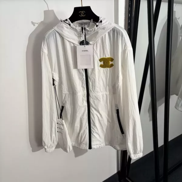 샤넬 로고 자수 후드 바람막이 재킷