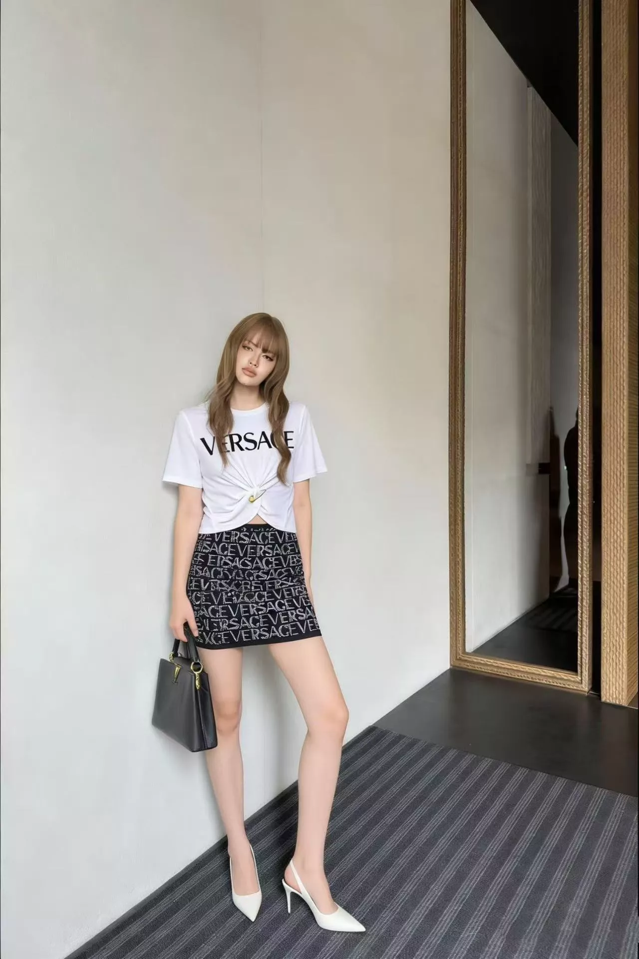 베르사체 메두사 핀 포인트 레터링 크롭 티셔츠 상세 이미지 20