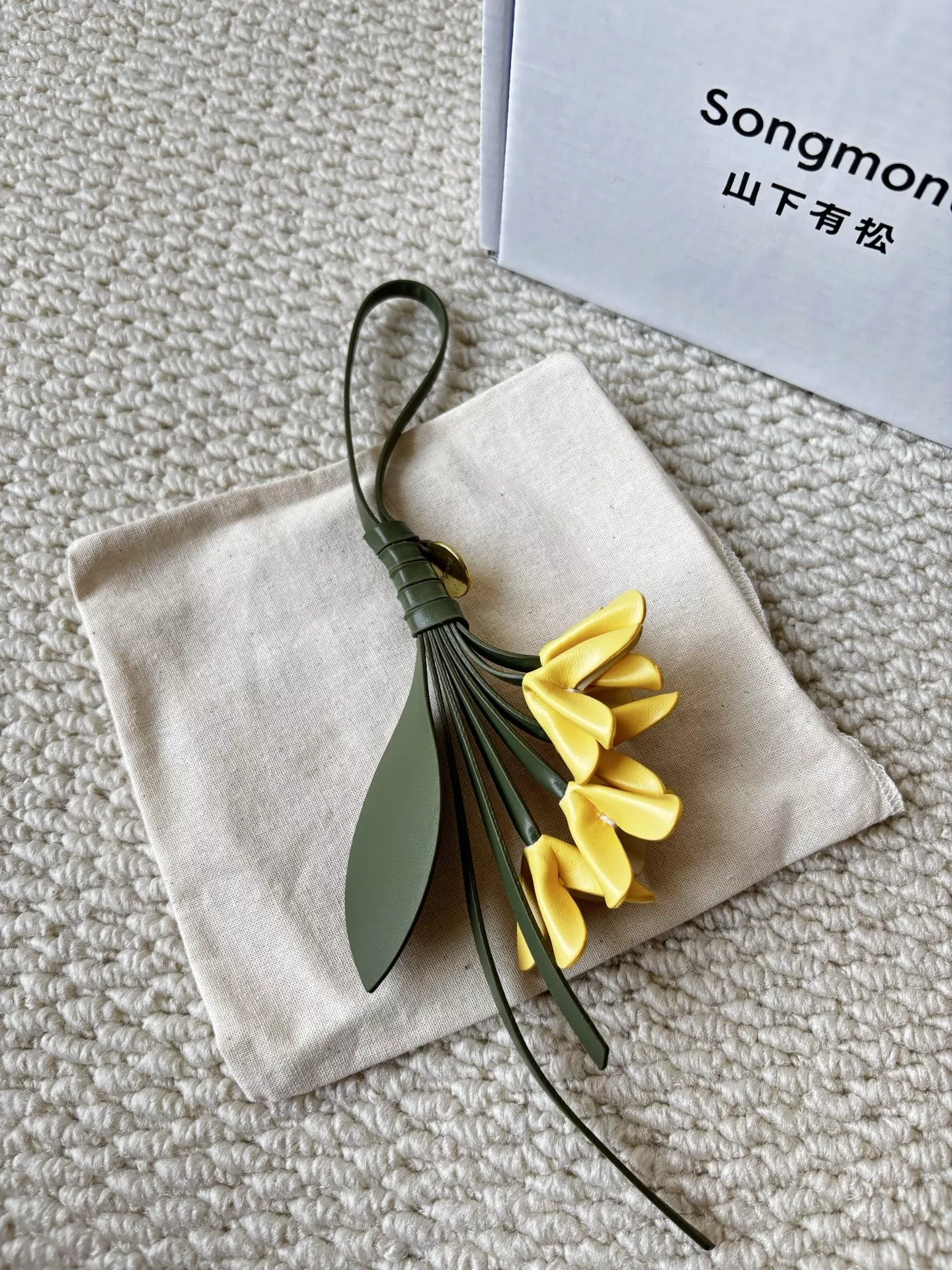 송몽 금목서 모티브 가방 장식 상세 이미지 2