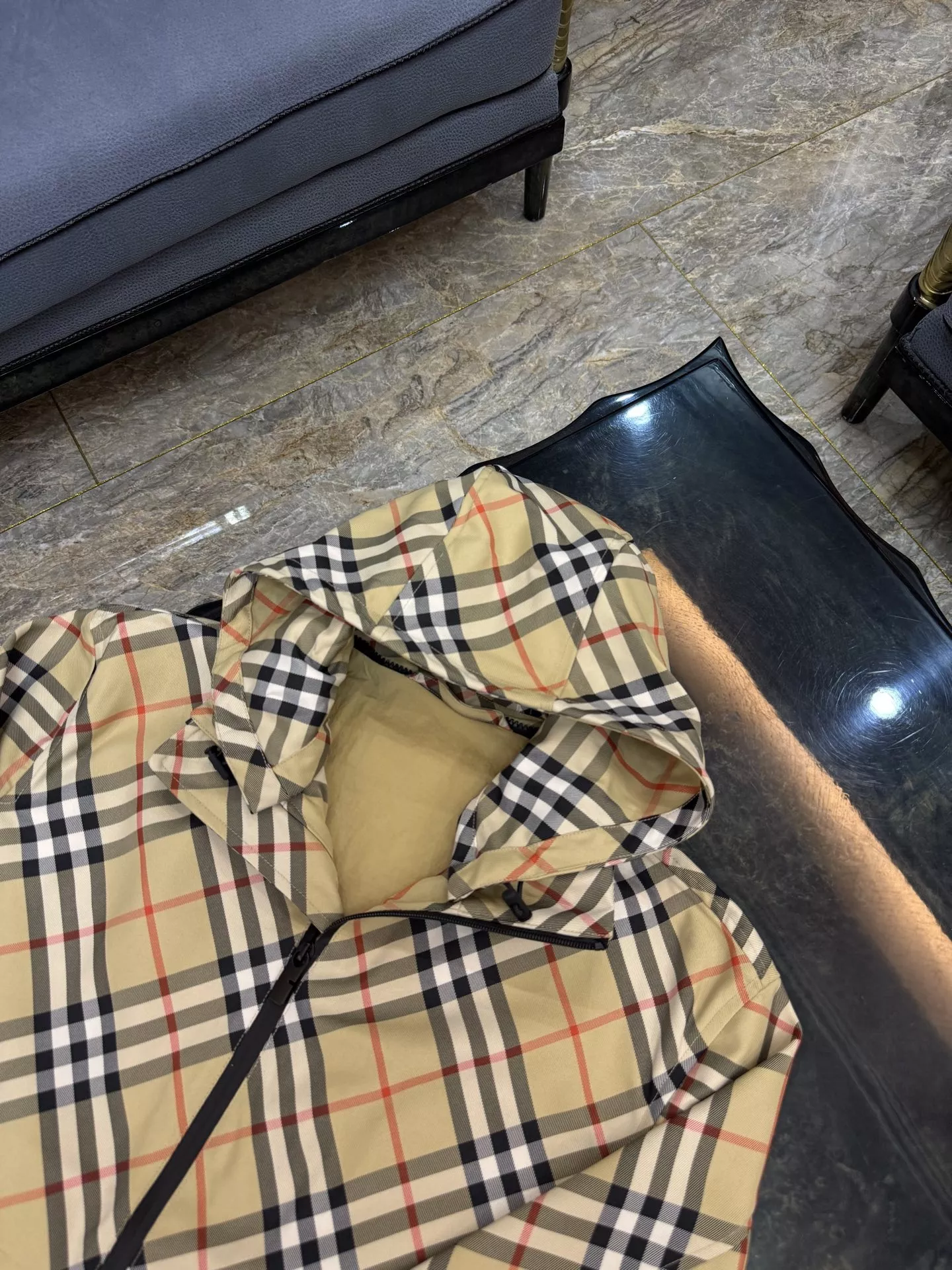 버버리 여성 체크 후드 아우터 상세 이미지 11