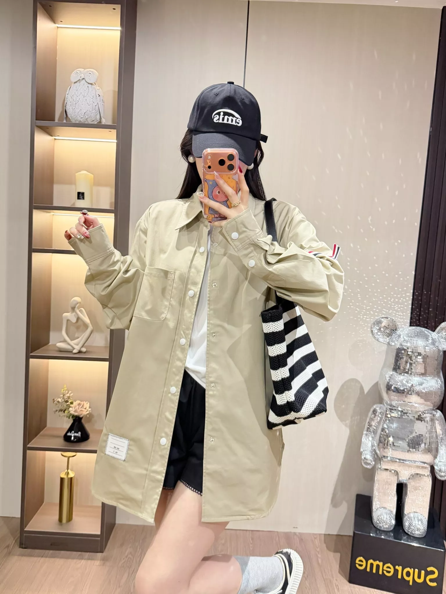 톰브라운 삼선 포인트 오버핏 롱 셔츠 상세 이미지 28