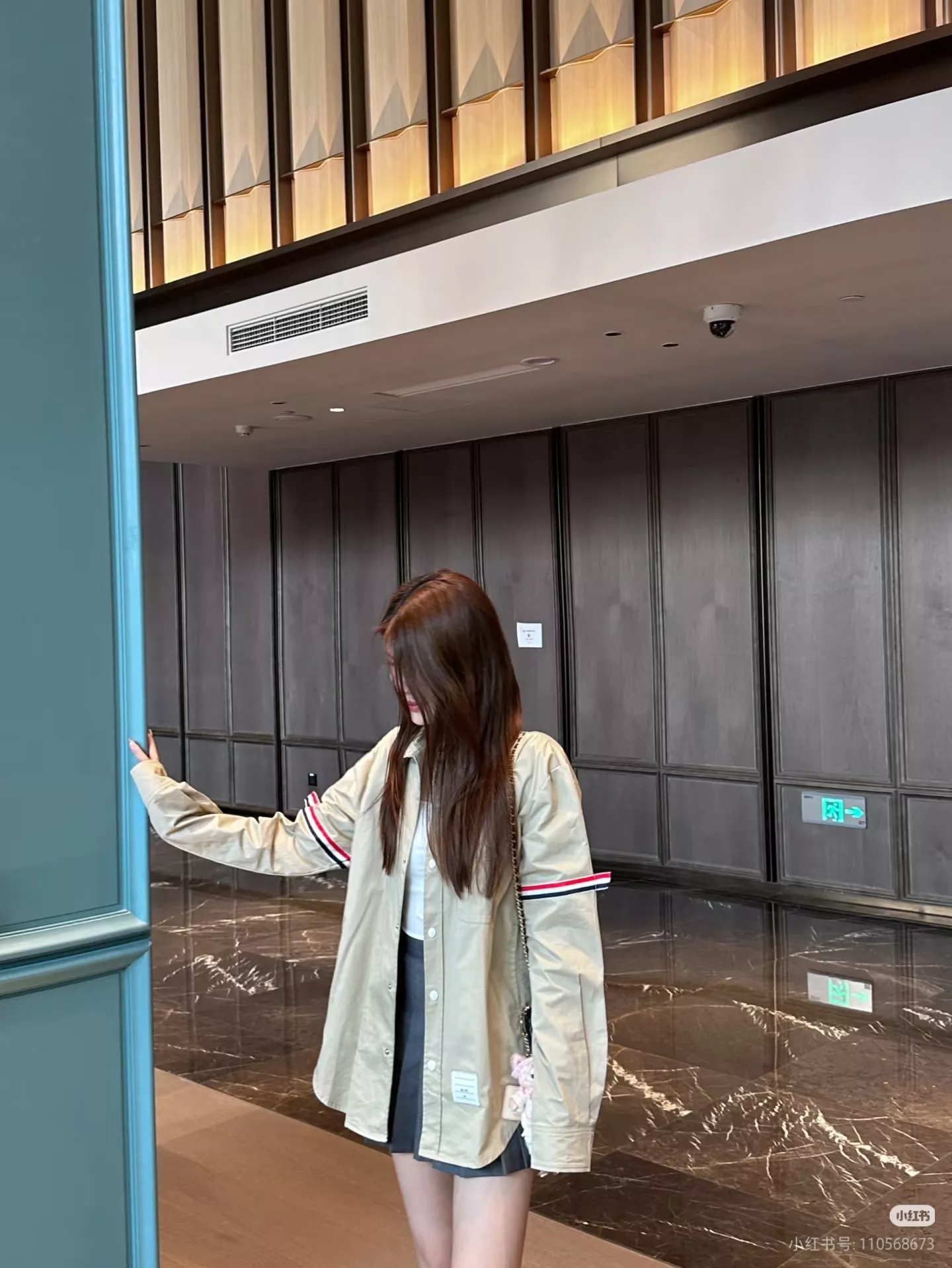 톰브라운 삼선 포인트 오버핏 롱 셔츠 상세 이미지 38