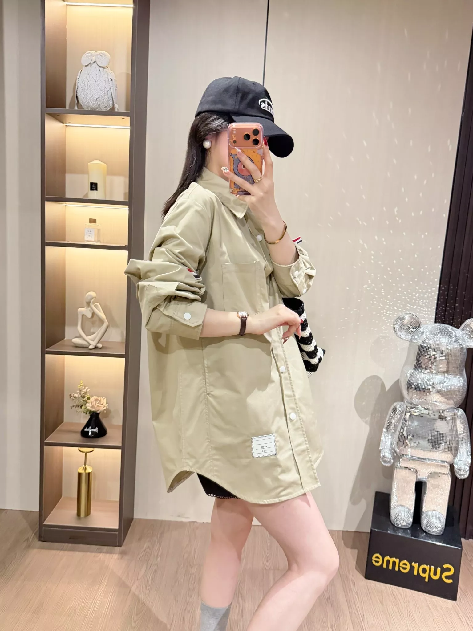 톰브라운 삼선 포인트 오버핏 롱 셔츠 상세 이미지 30