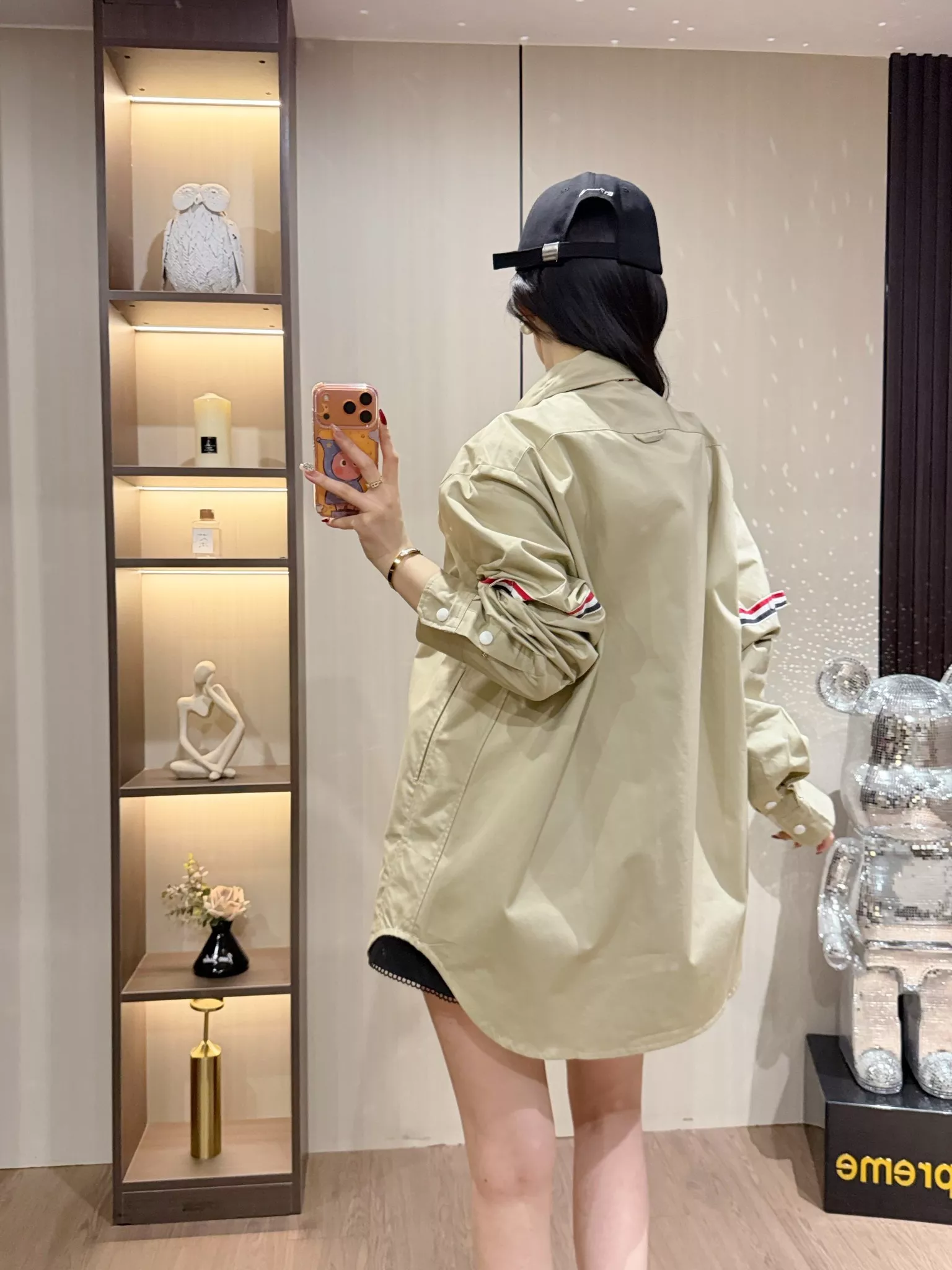 톰브라운 삼선 포인트 오버핏 롱 셔츠 상세 이미지 31