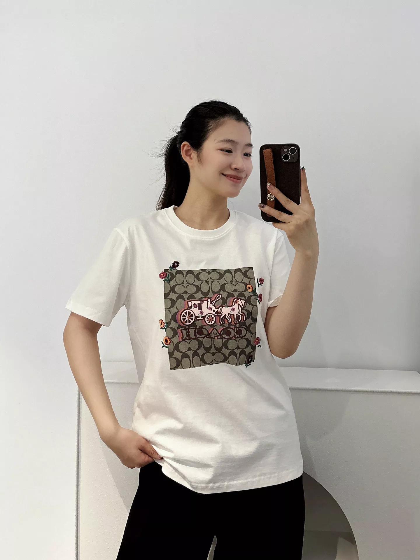 코치 마차 자수 프린트 반소매 티셔츠 상세 이미지 54