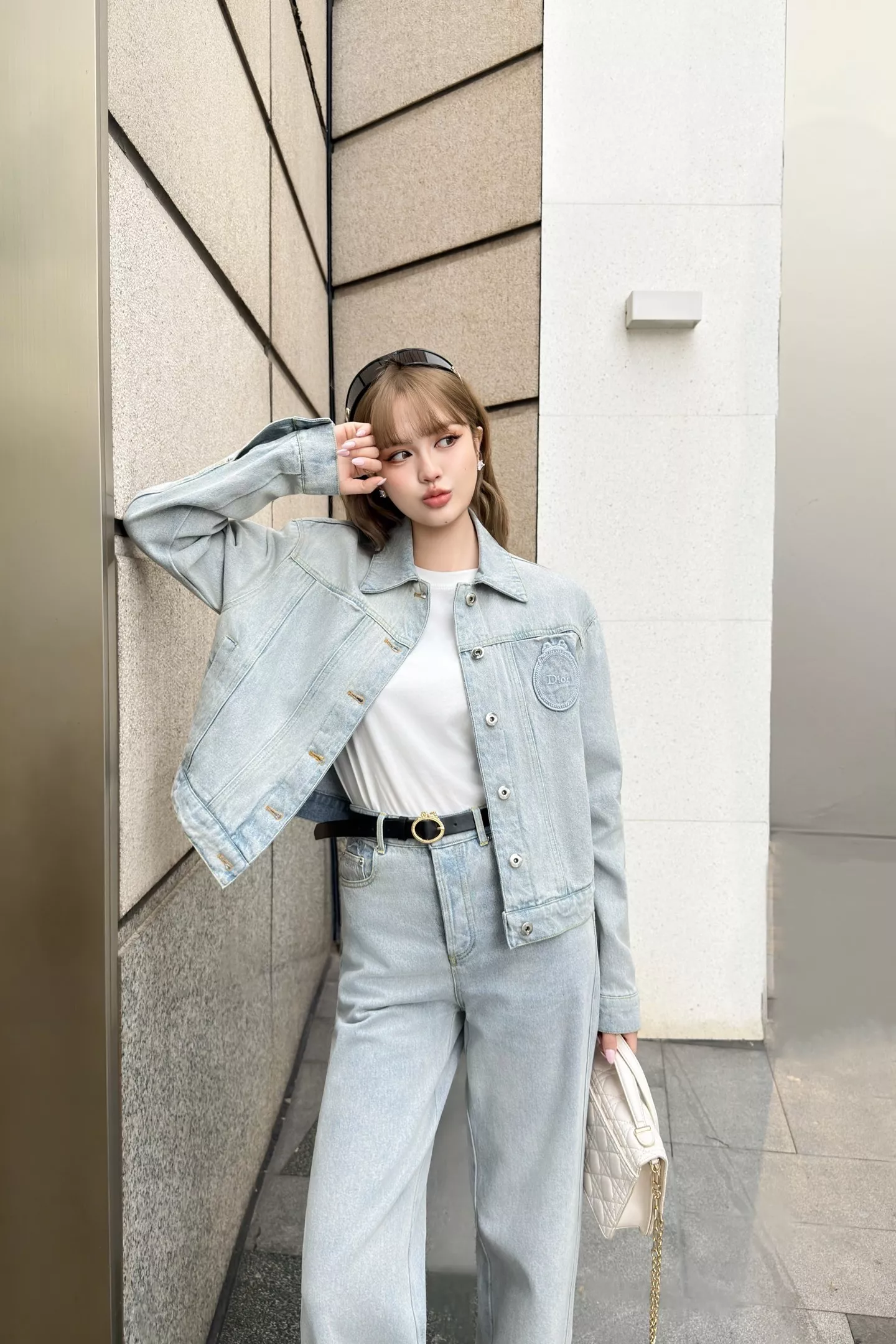 디올 하이웨이스트 와이드 데님 팬츠 상세 이미지 27