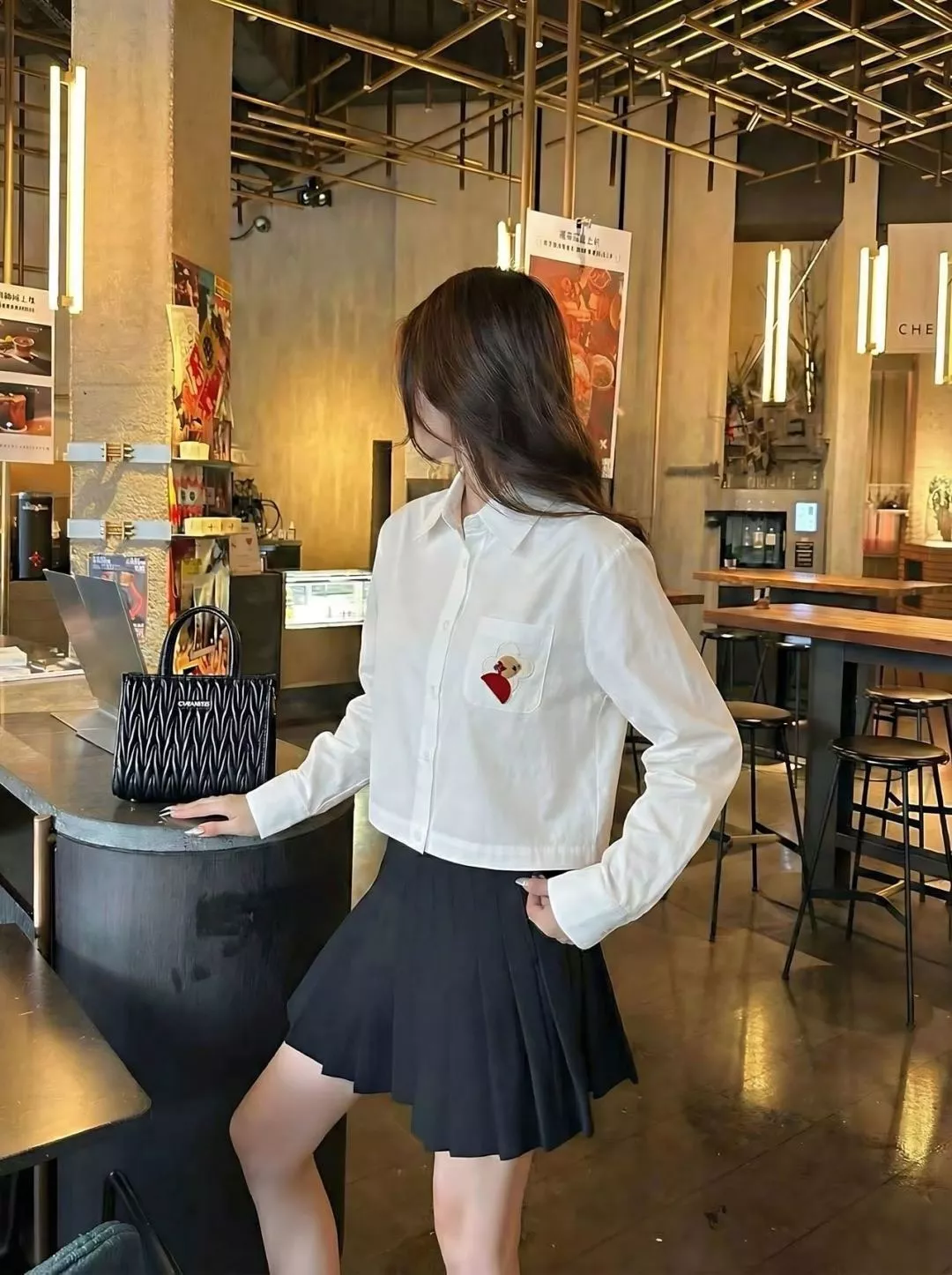 디올 화이트 자수 포켓 크롭 셔츠 상세 이미지 18