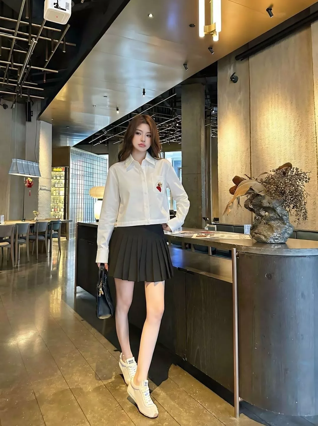 디올 화이트 자수 포켓 크롭 셔츠 상세 이미지 14