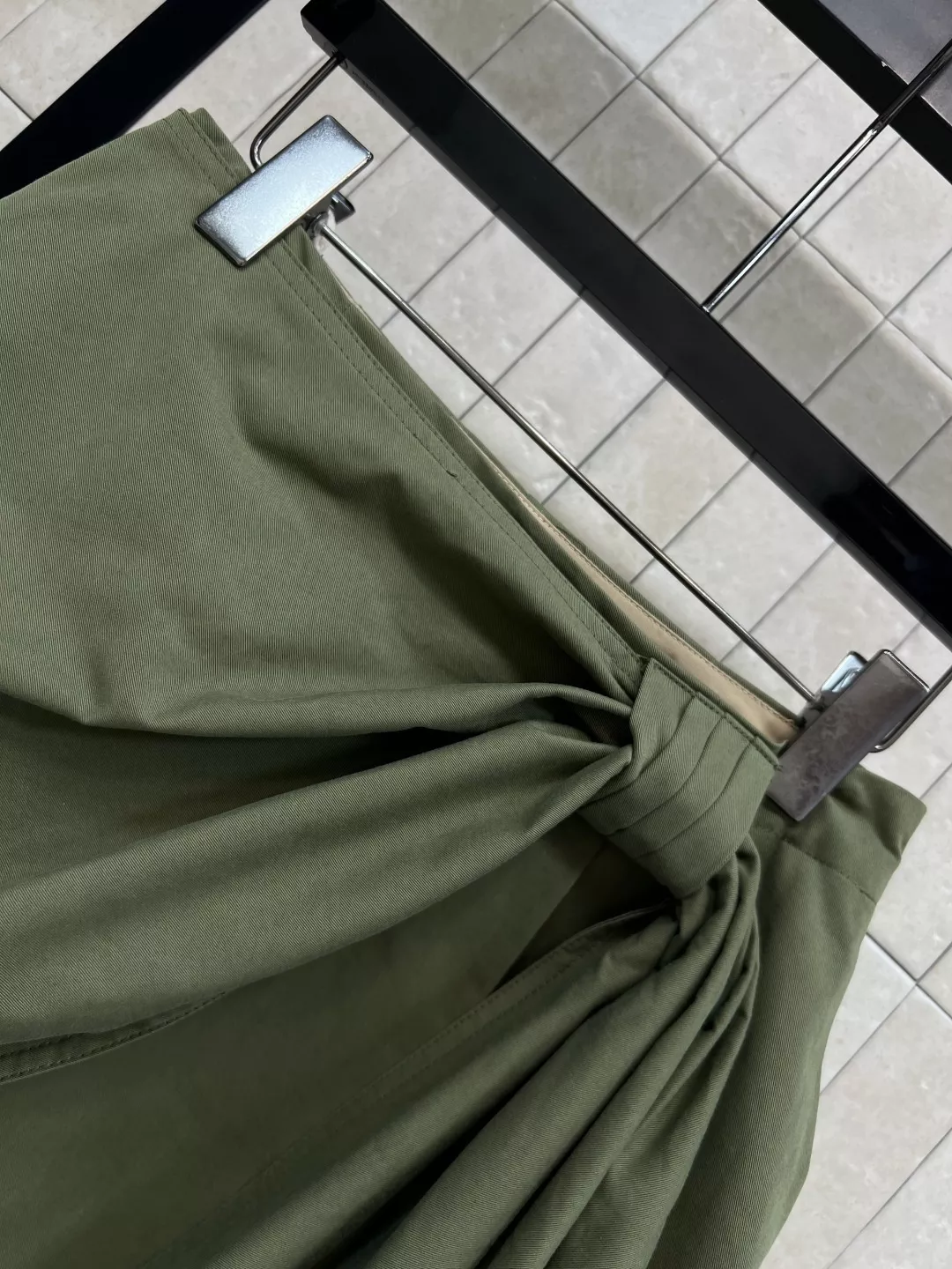 디올 언발란스 랩 스타일 코튼 스커트 상세 이미지 2