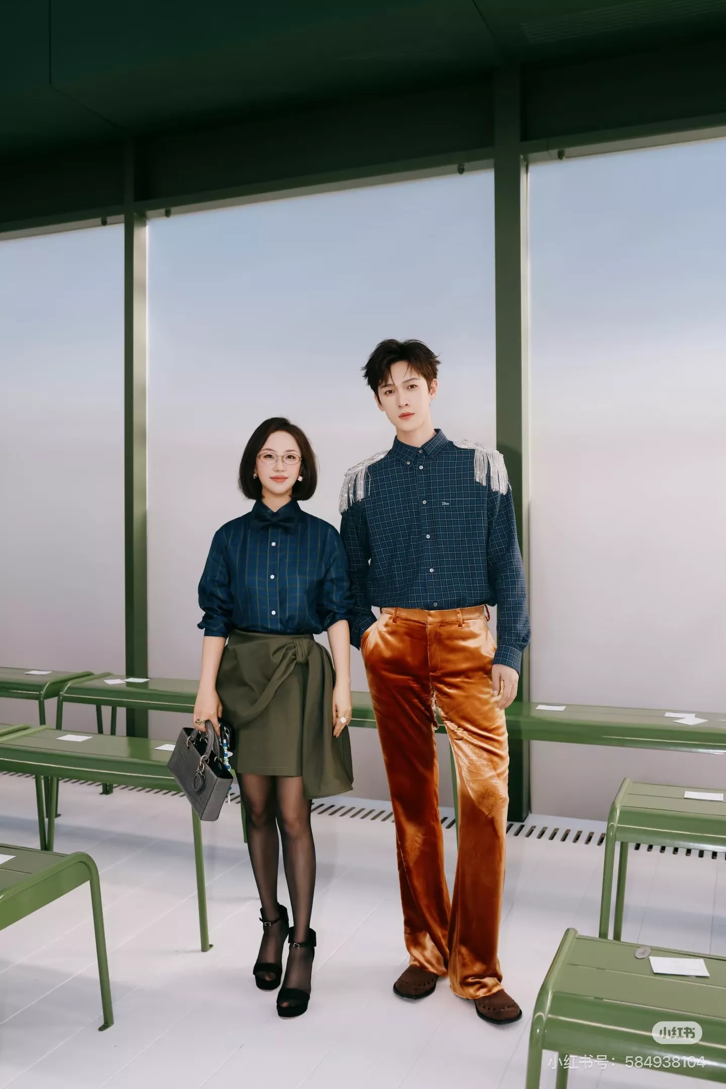 디올 언발란스 랩 스타일 코튼 스커트 상세 이미지 81