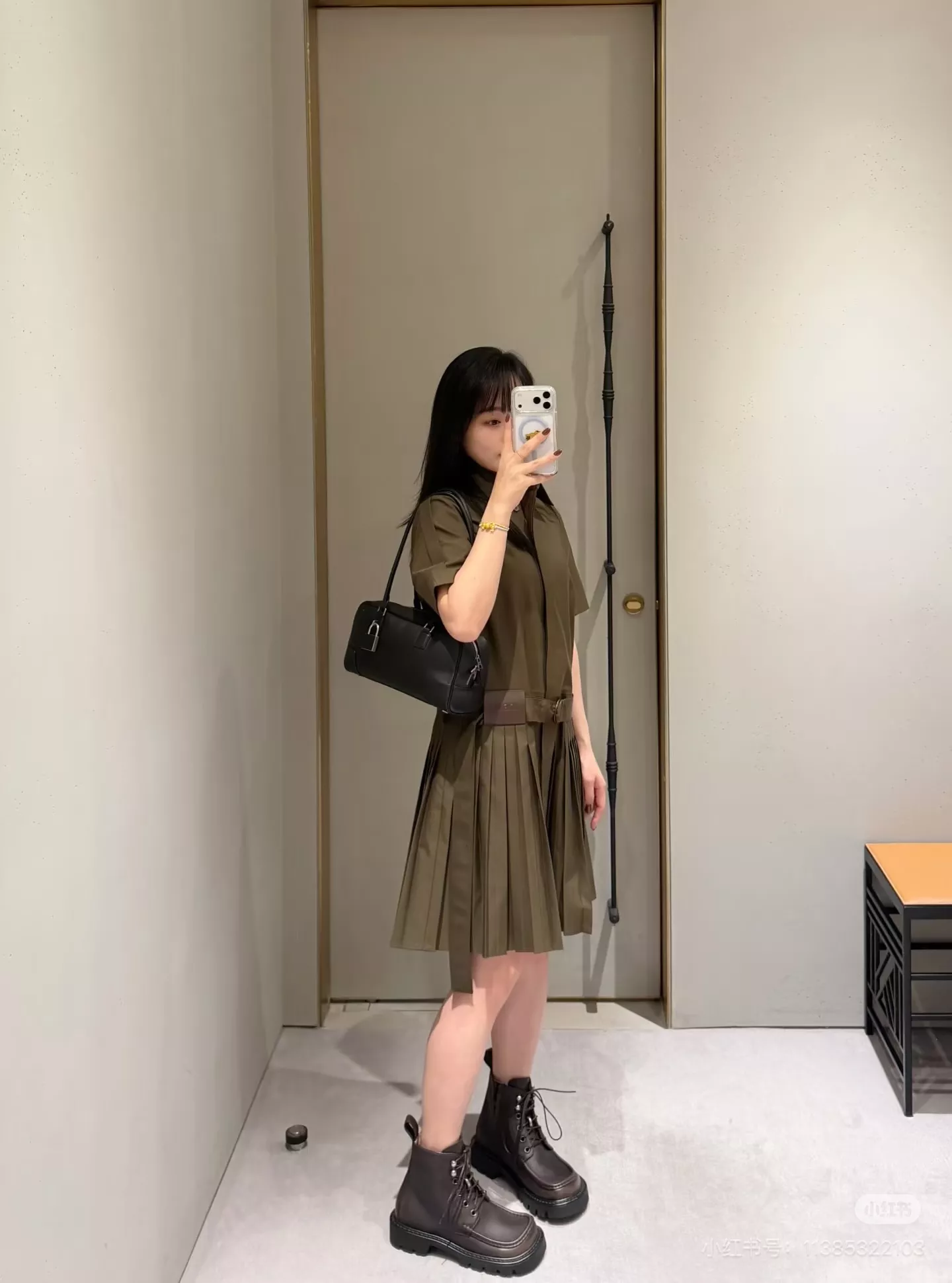 로에베 셔츠 카라 플리츠 반소매 원피스 상세 이미지 21