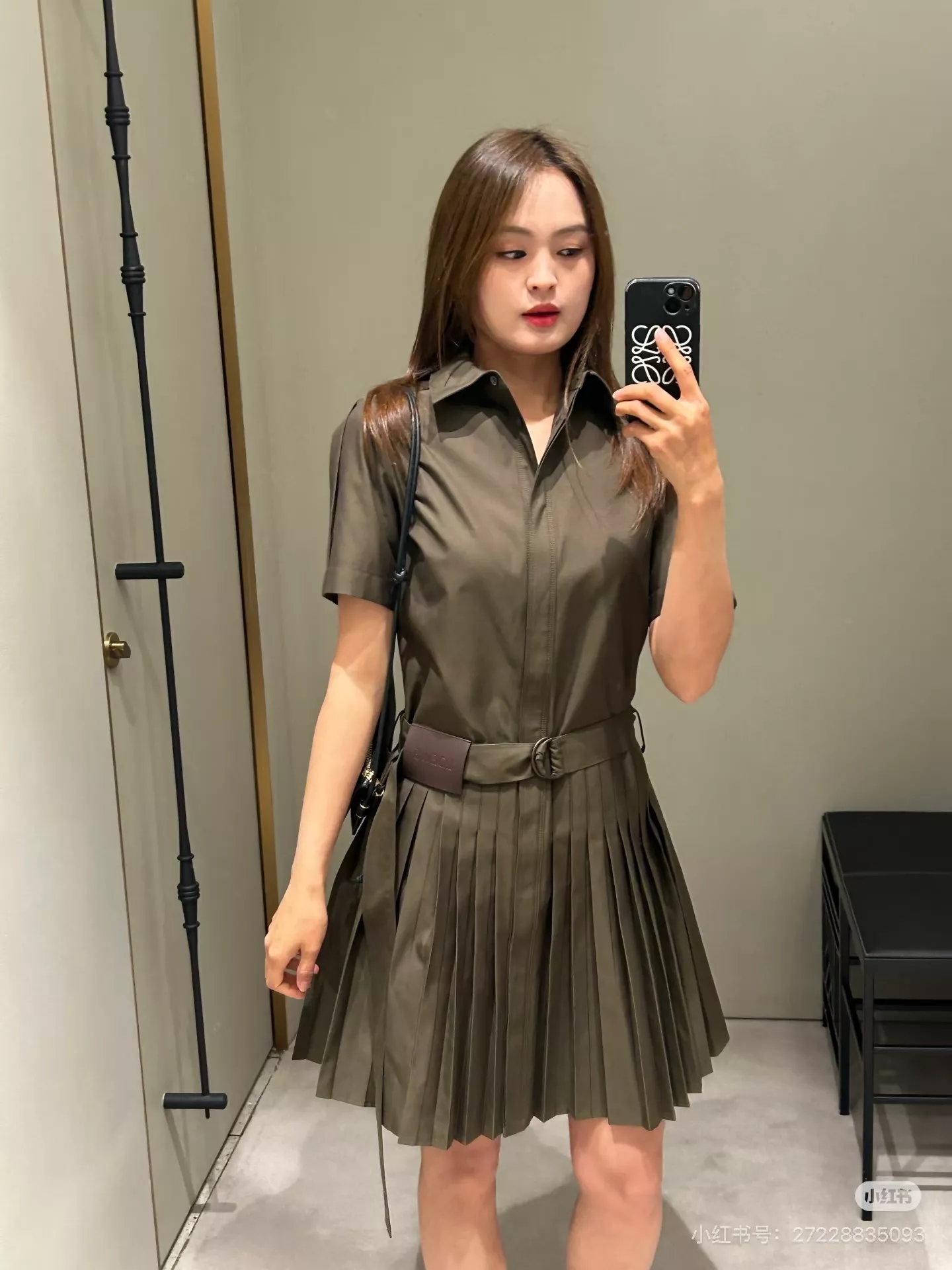 로에베 셔츠 카라 플리츠 반소매 원피스 상세 이미지 45