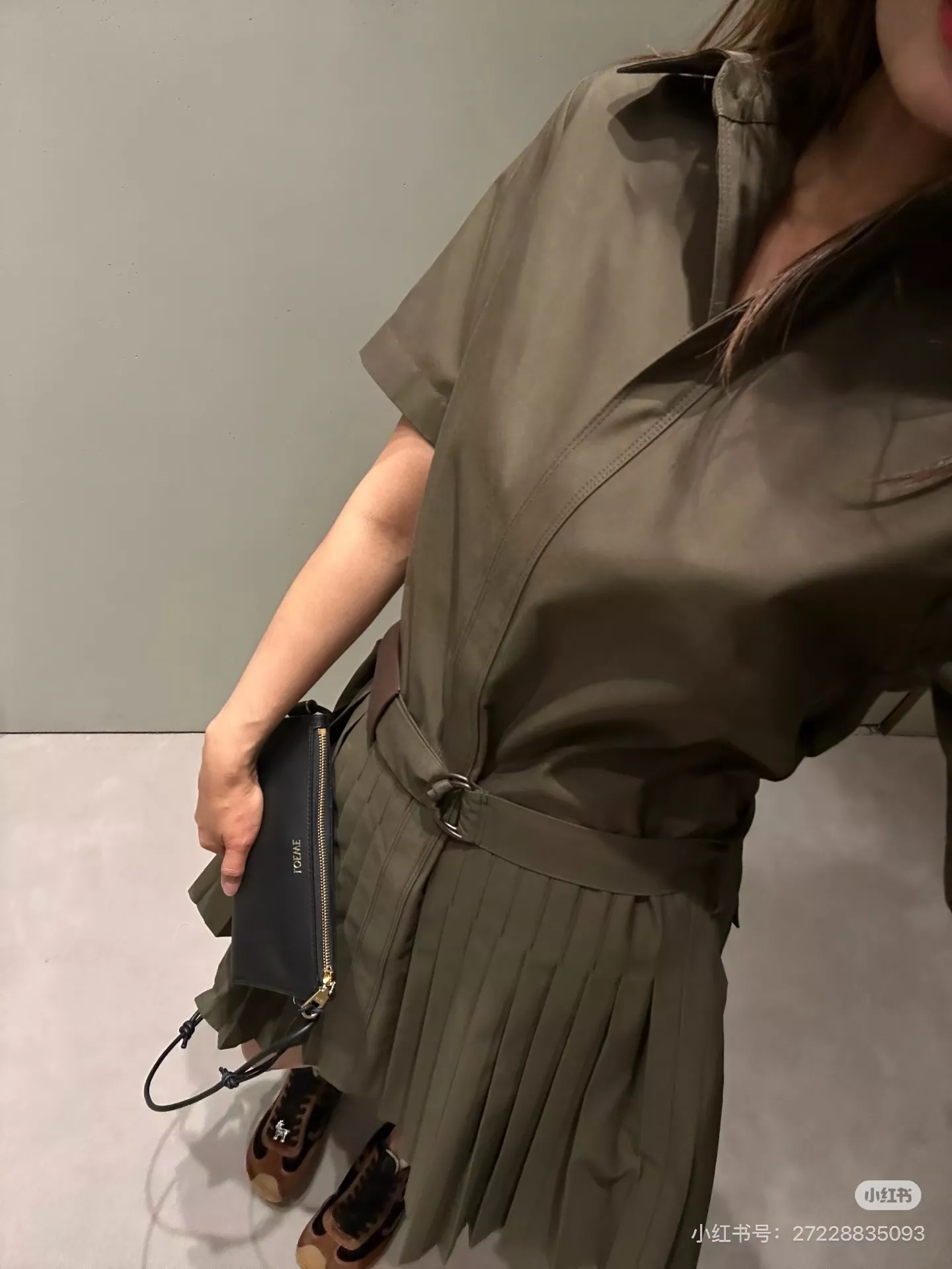 로에베 셔츠 카라 플리츠 반소매 원피스 상세 이미지 40