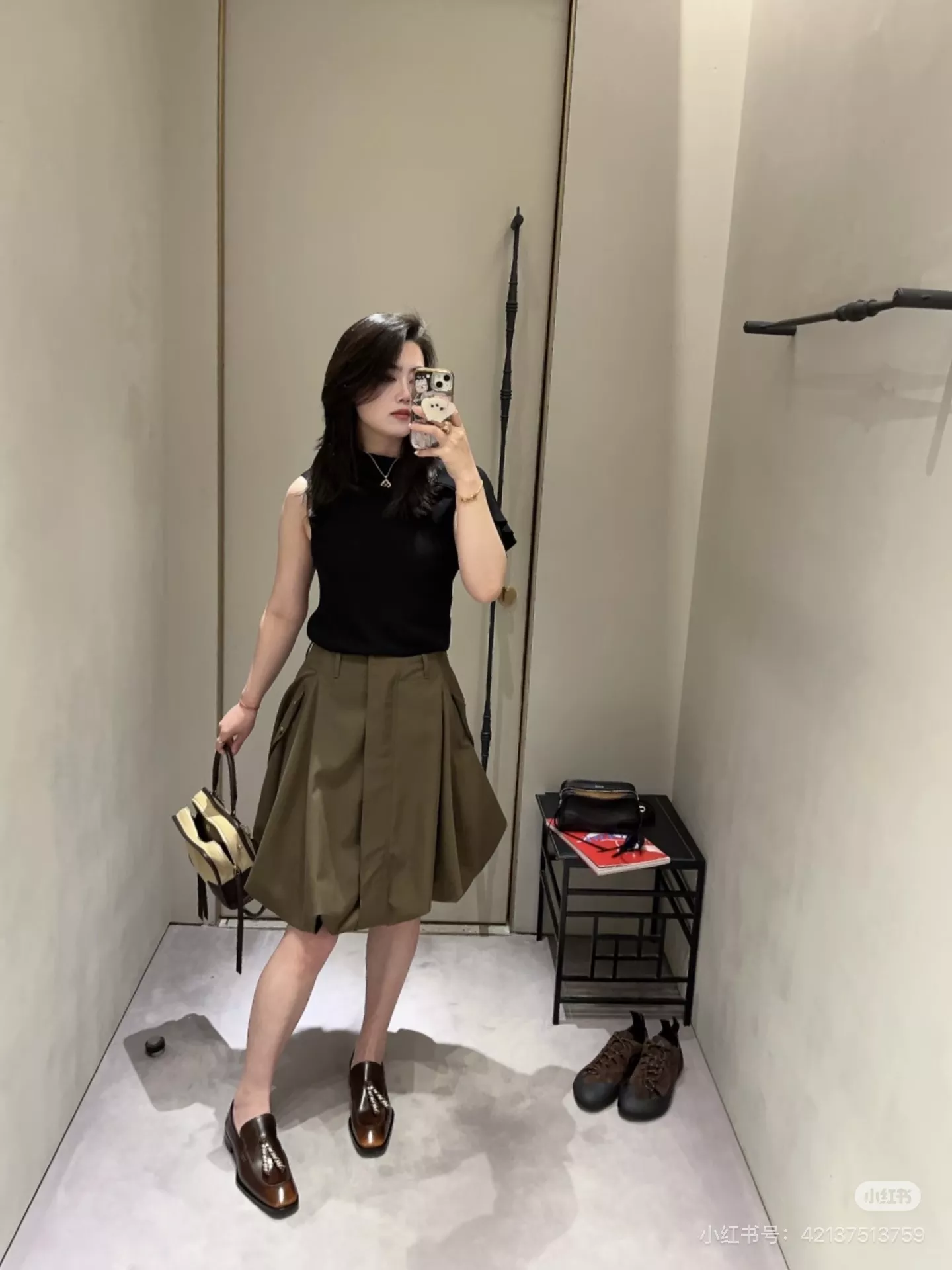 로에베 카키 포켓 버블 미니 스커트 상세 이미지 35