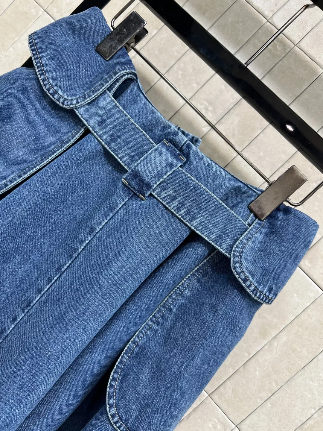 로에베 언밸런스 워싱 데님 스커트 상세 이미지 8