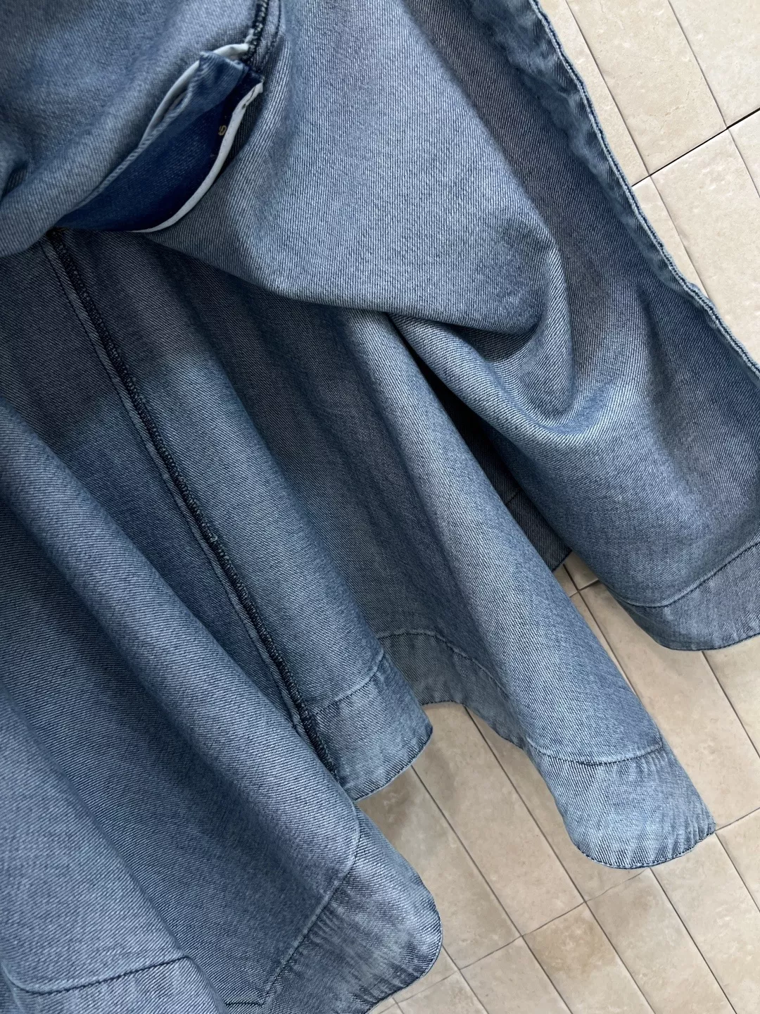 로에베 언밸런스 워싱 데님 스커트 상세 이미지 5