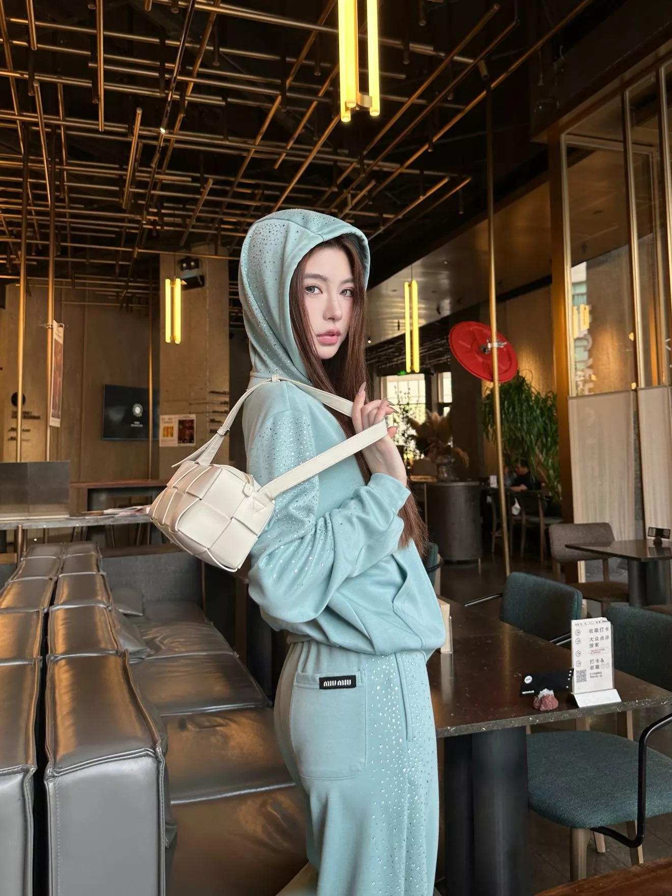 미우미우 큐빅 장식 와이드 팬츠 상세 이미지 25