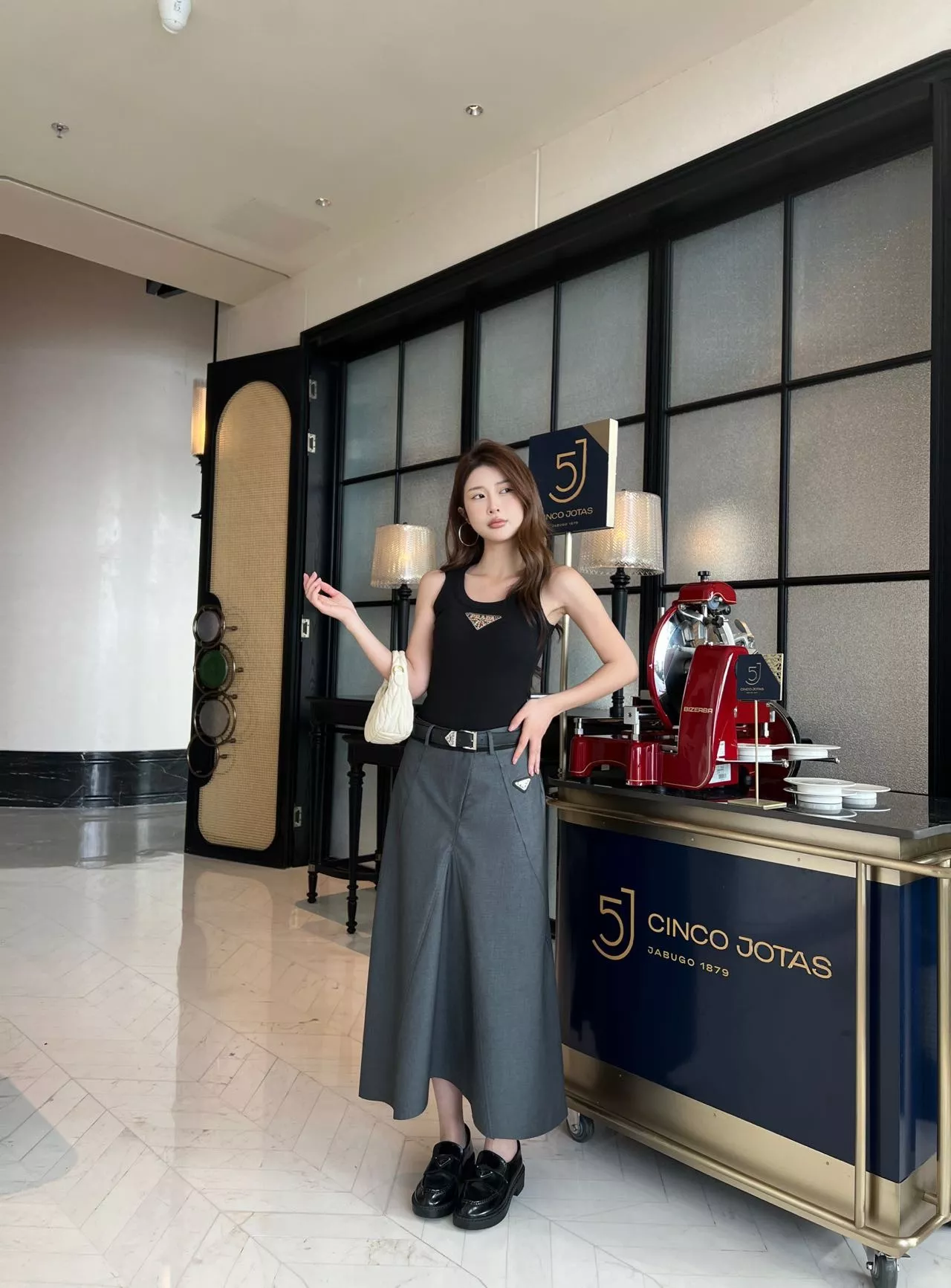 프라다 불규칙 밑단 정장 스커트 상세 이미지 21