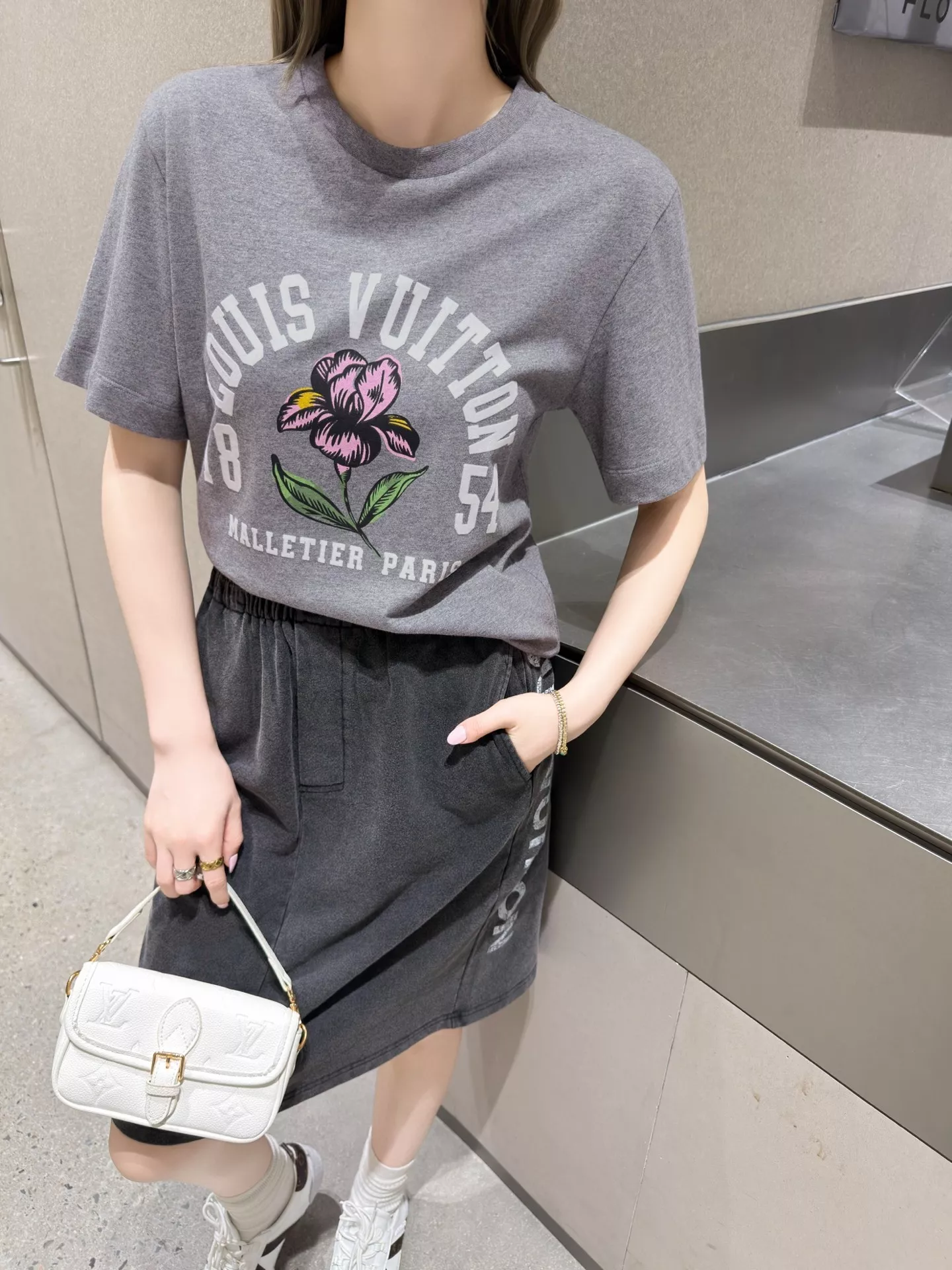 루이비통 레터링 플라워 프린트 반소매 티셔츠 상세 이미지 20