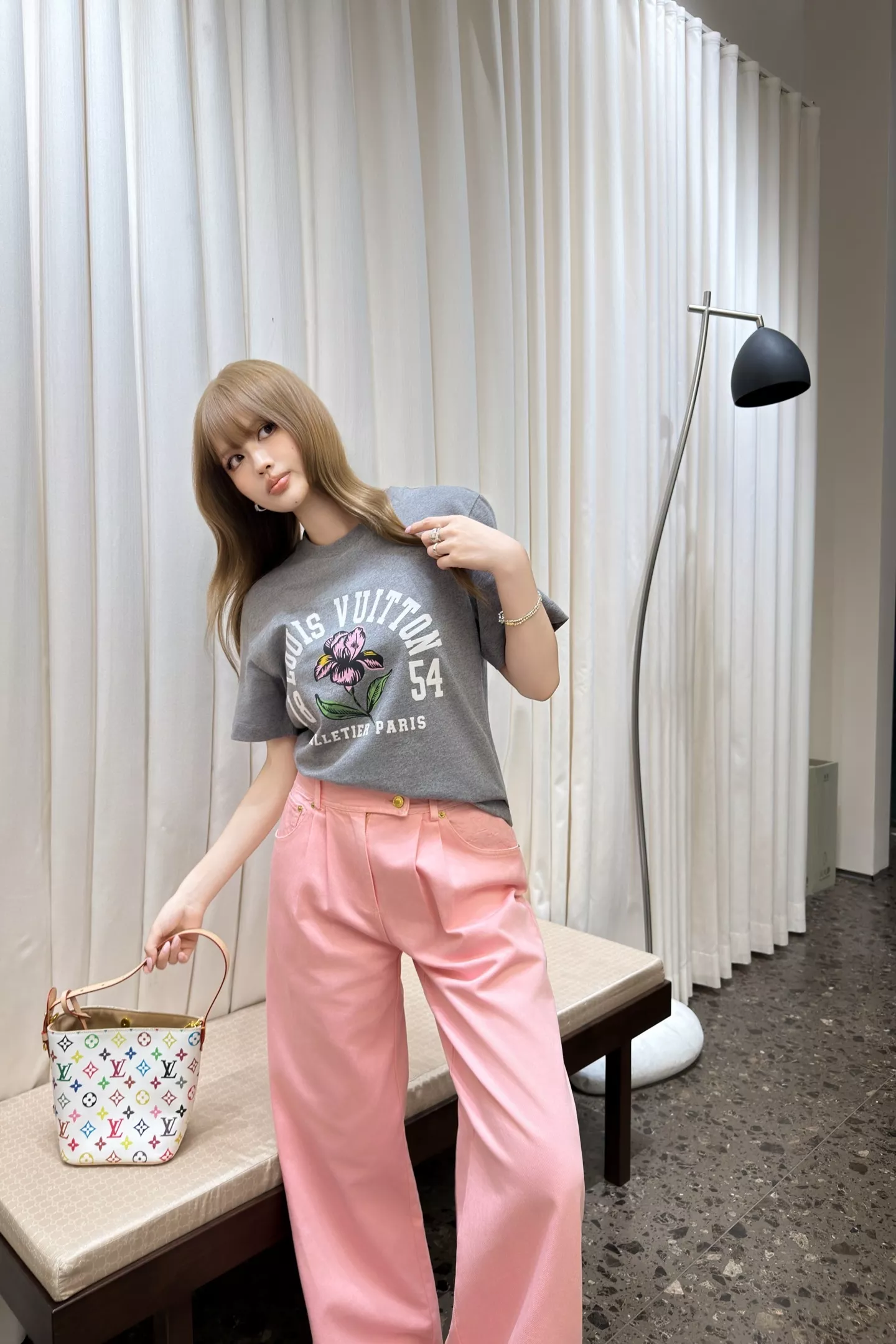 루이비통 레터링 플라워 프린트 반소매 티셔츠 상세 이미지 24