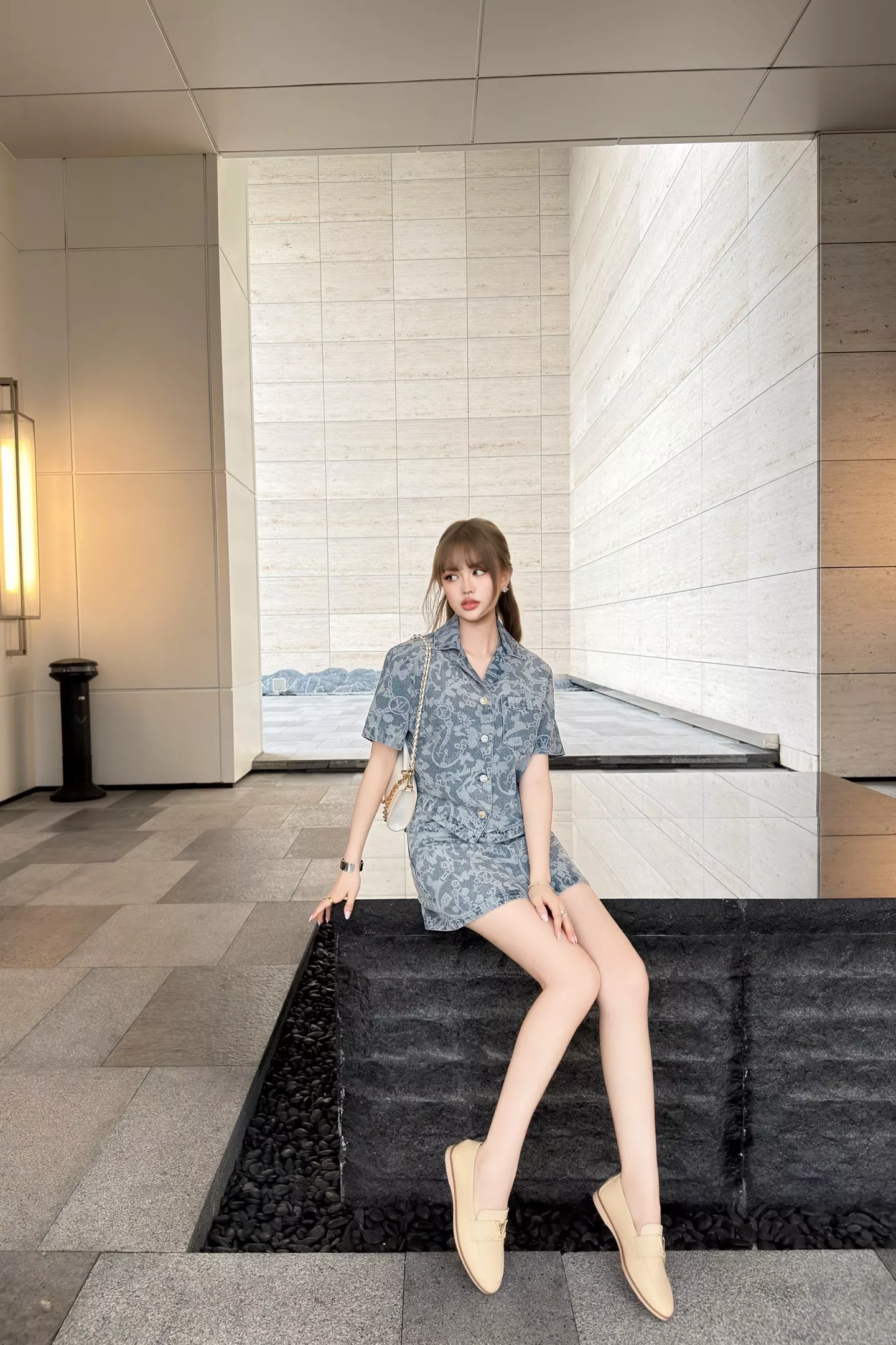 루이비통 로고 버튼 에이라인 데님 스커트 상세 이미지 25