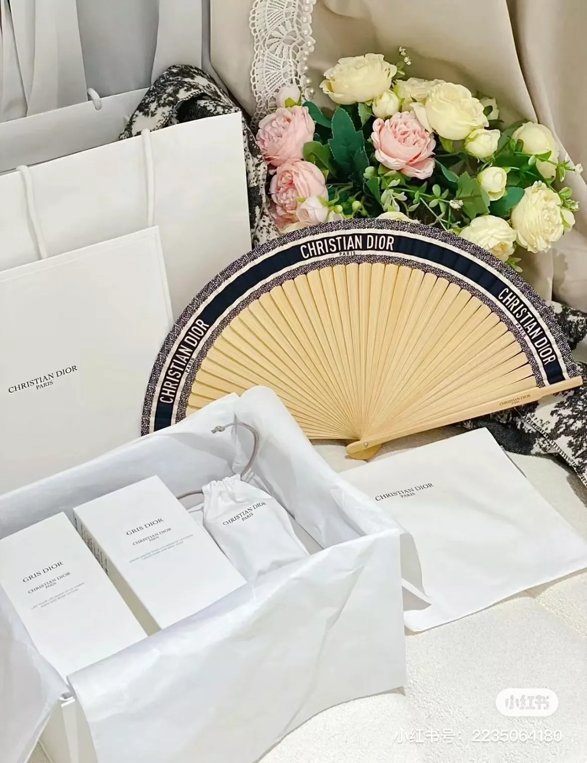 디올 여름 한정 접이식 부채 상세 이미지 33