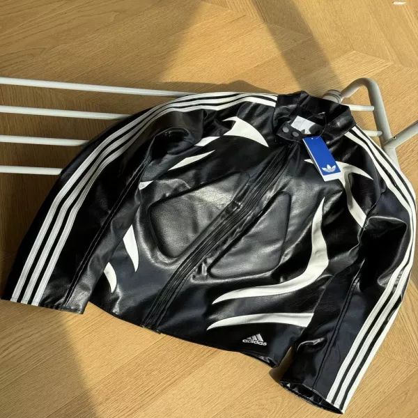 아디다스 스탠드 카라 루즈핏 집업 재킷