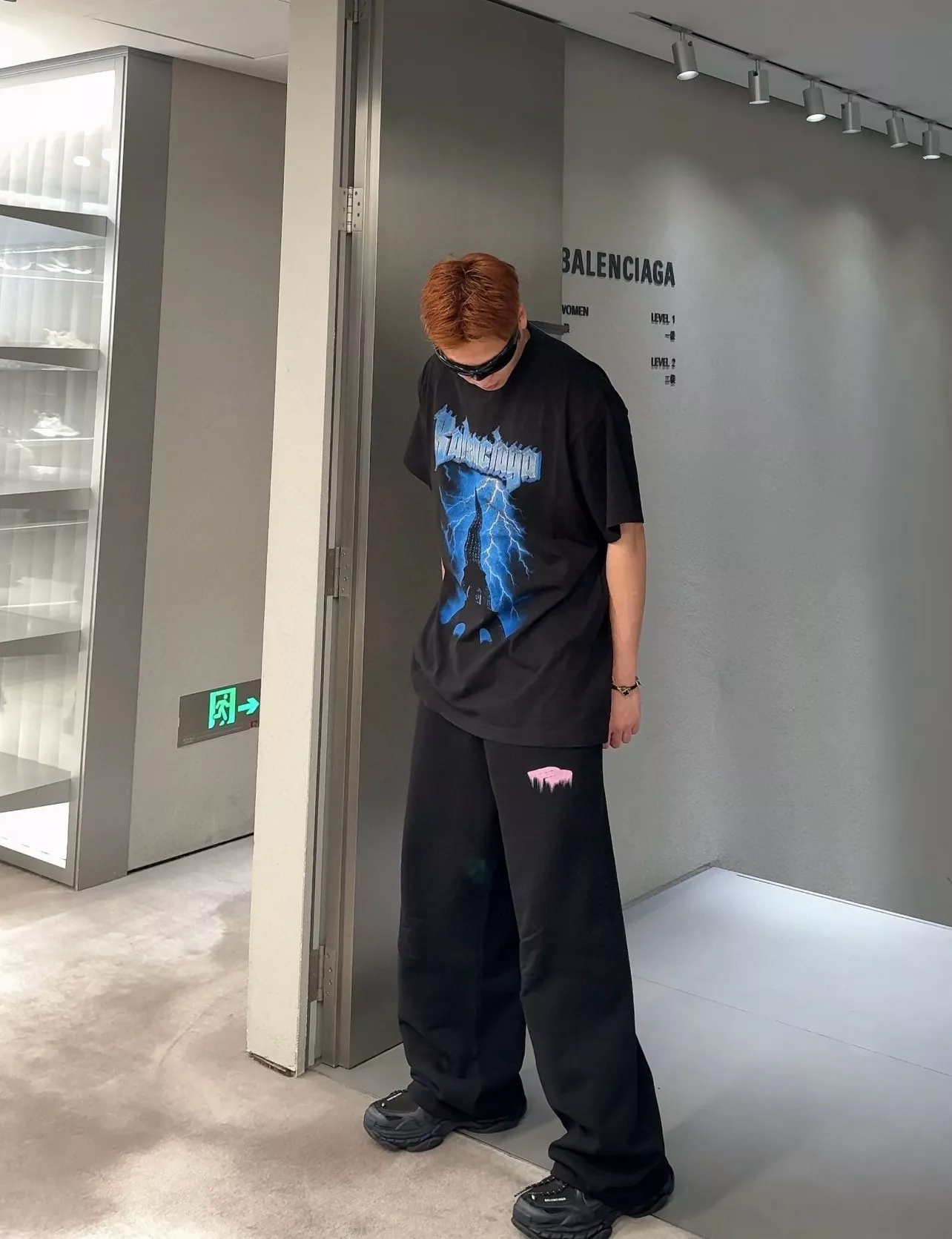 발렌시아가 빈티지 그래픽 프린트 반팔 티셔츠 상세 이미지 22