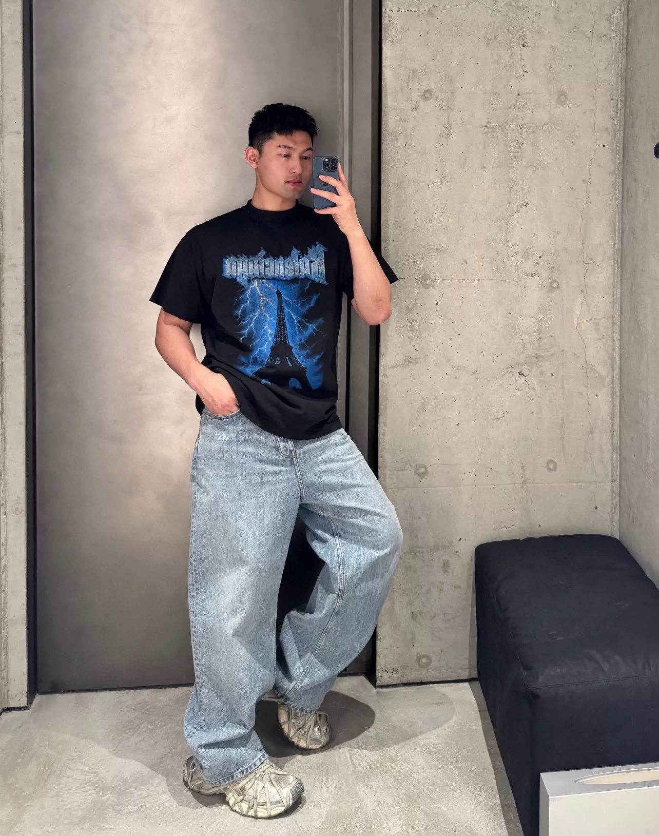 발렌시아가 빈티지 그래픽 프린트 반팔 티셔츠 상세 이미지 32