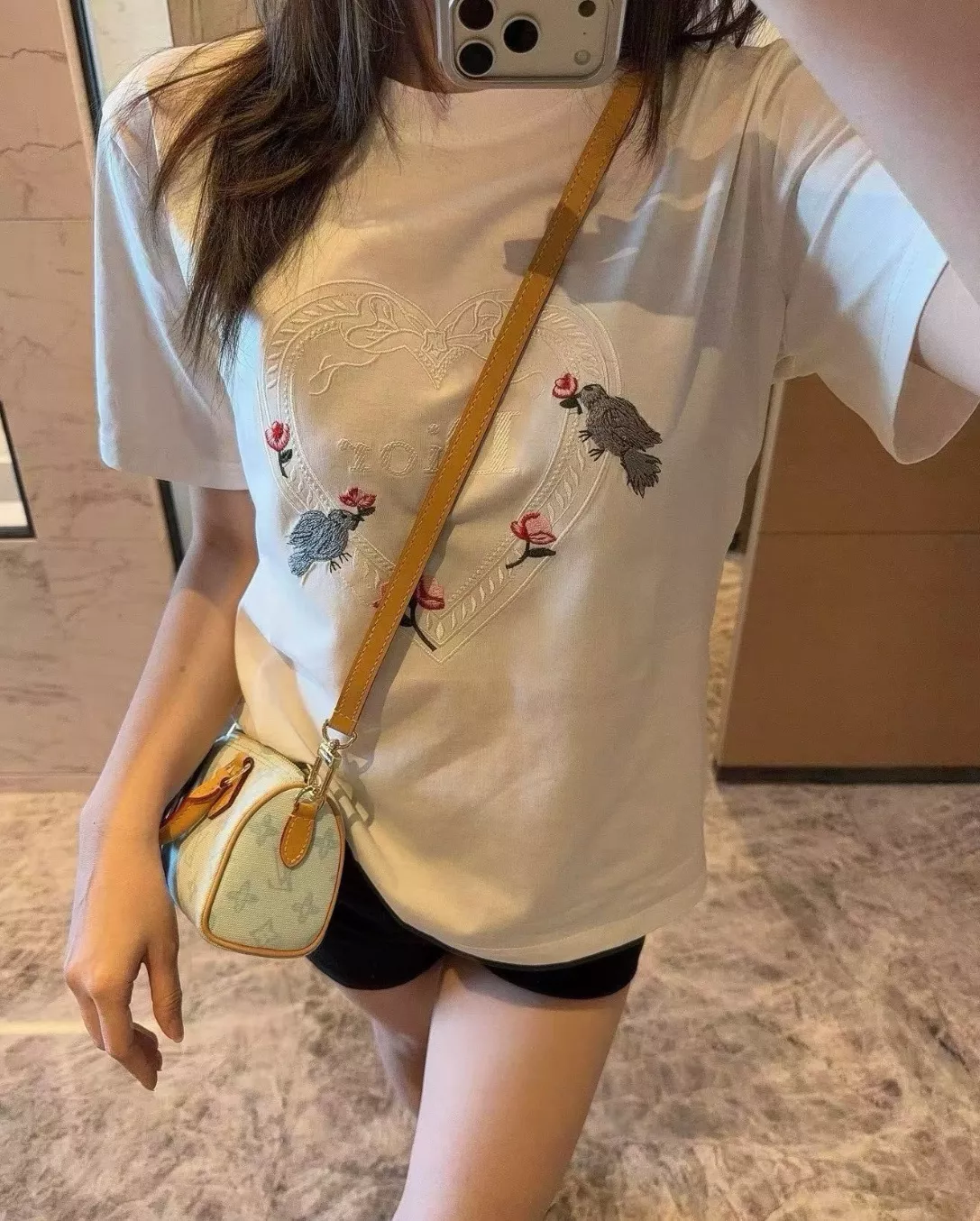 디올 하트 플라워 버드 자수 반소매 탑 상세 이미지 9