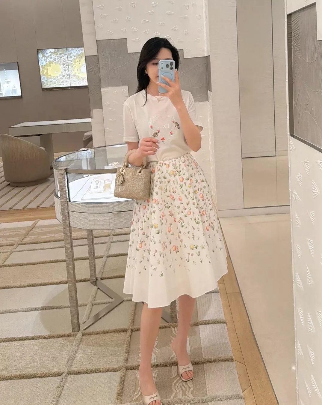 디올 하트 플라워 버드 자수 반소매 탑 상세 이미지 23