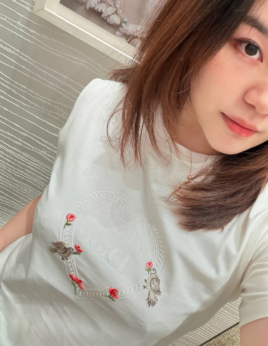 디올 하트 플라워 버드 자수 반소매 탑 상세 이미지 21