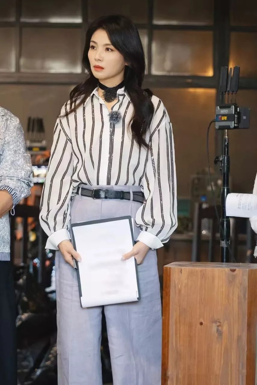 브루넬로쿠치넬리 스팽글 세로 스트라이프 카라 셔츠 상세 이미지 17