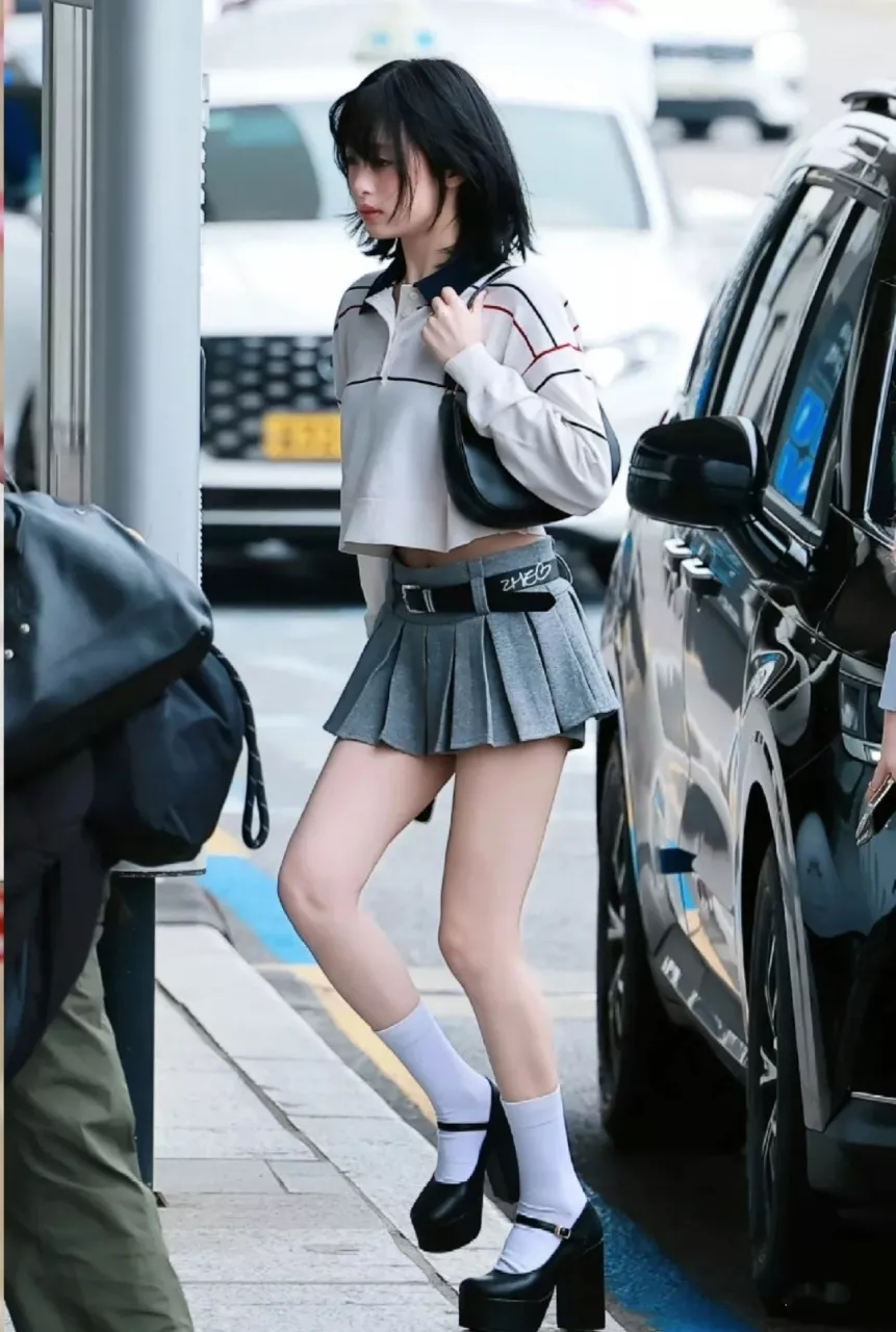 셀린느 스트라이프 카라 니트 폴로 상세 이미지 22