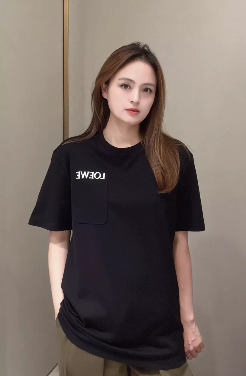 로에베 포켓 자수 로고 반소매 티셔츠 상세 이미지 18