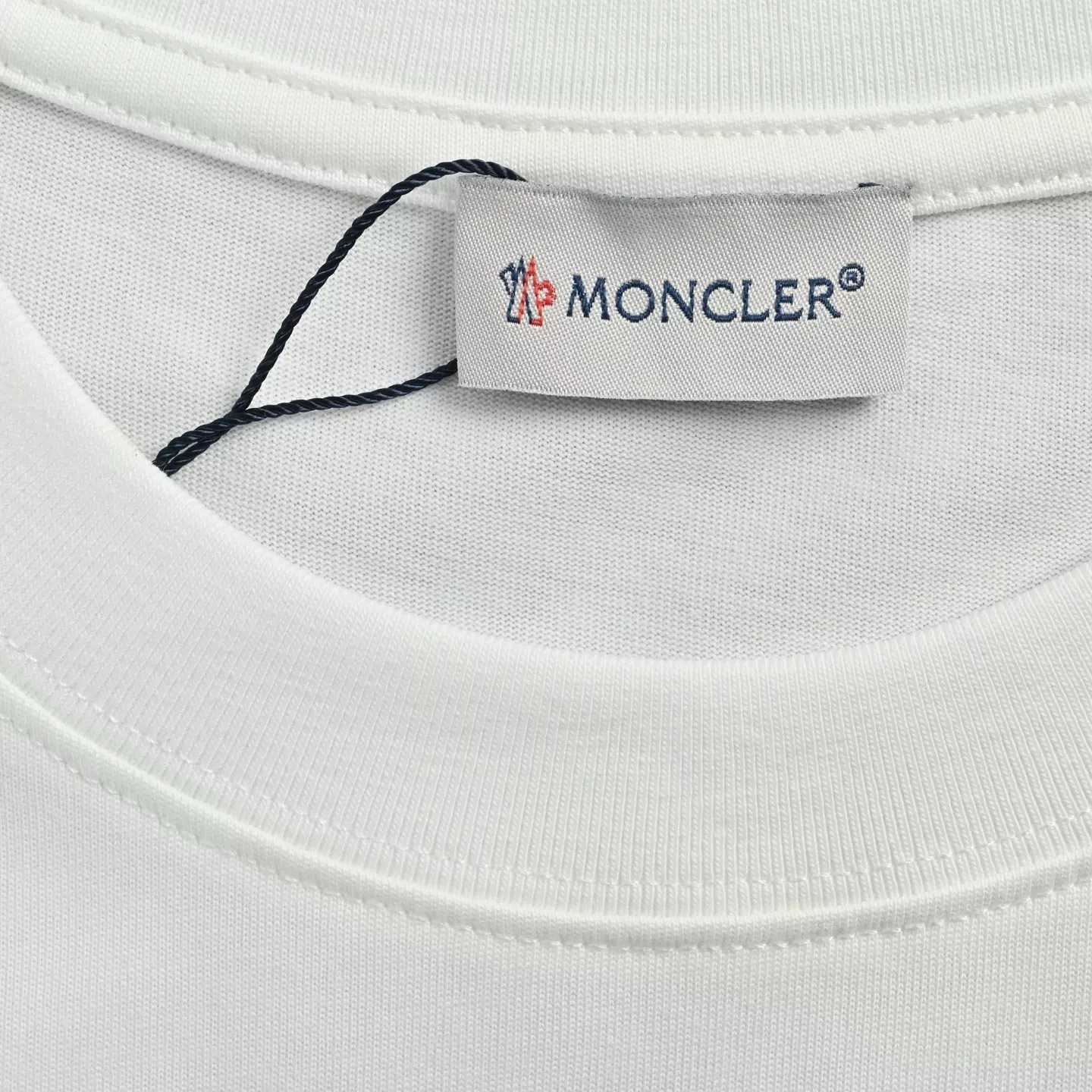 몽클레어 잉크 레터링 프린트 반소매 티셔츠 상세 이미지 5