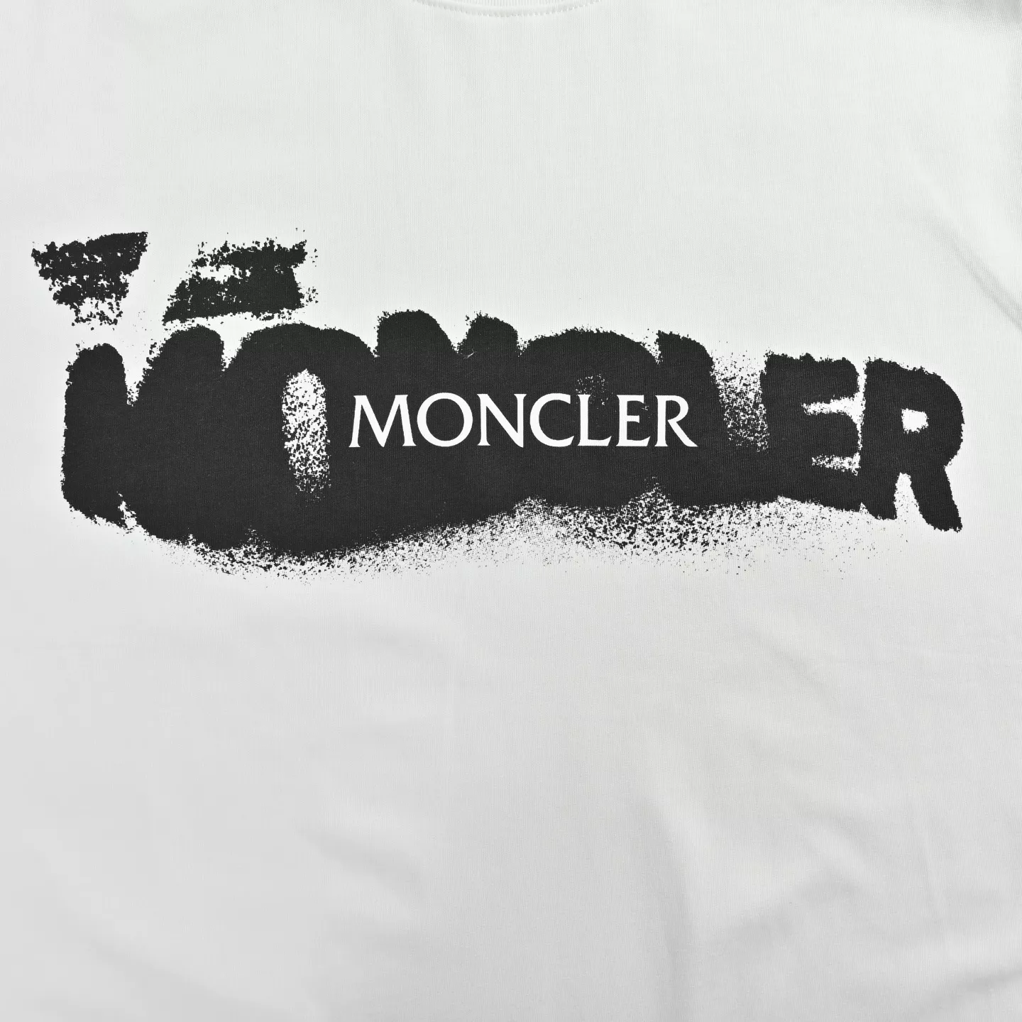 몽클레어 잉크 레터링 프린트 반소매 티셔츠 상세 이미지 8