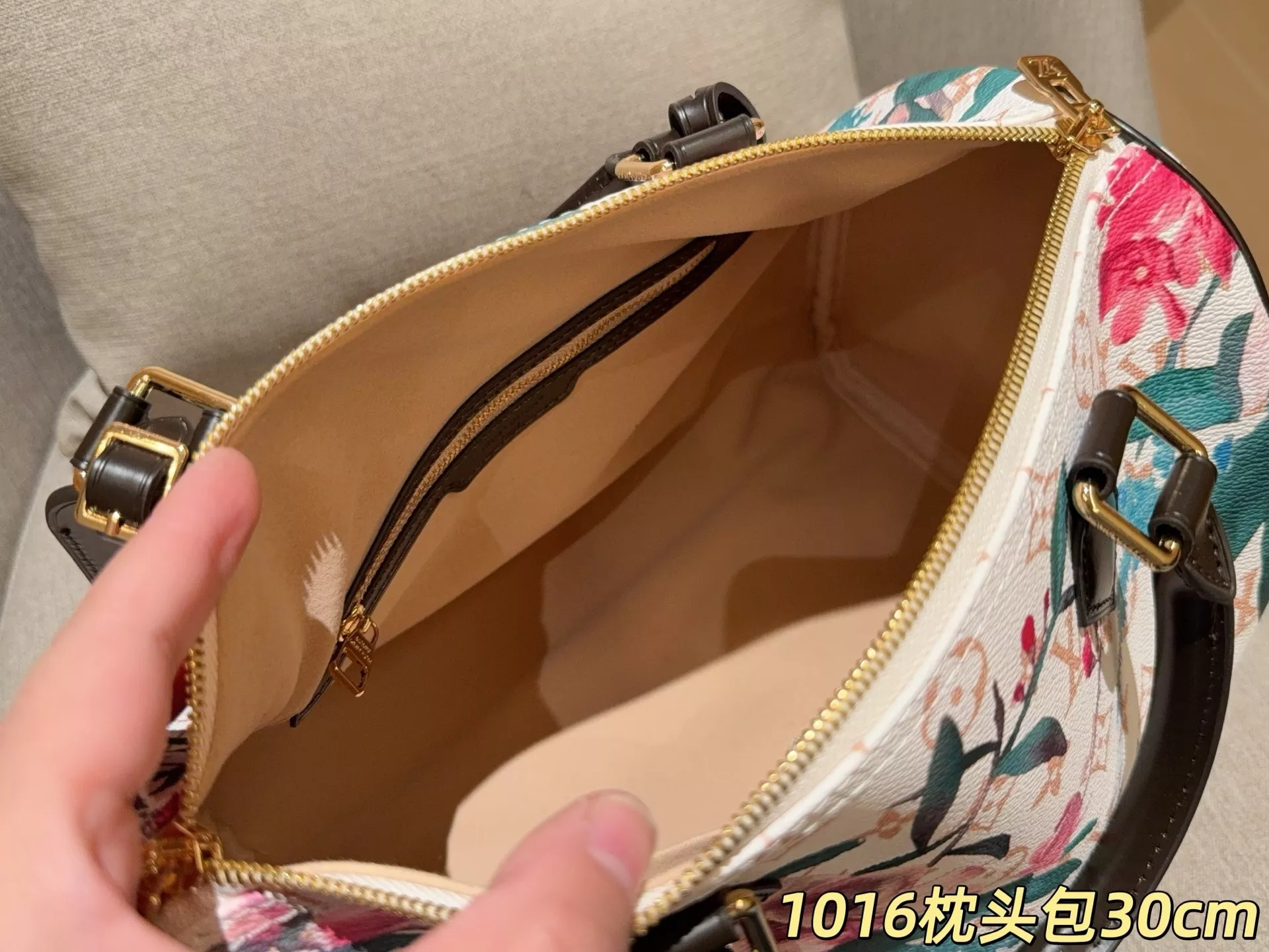 루이비통 플라워 프린트 스피디 30 백 상세 이미지 9