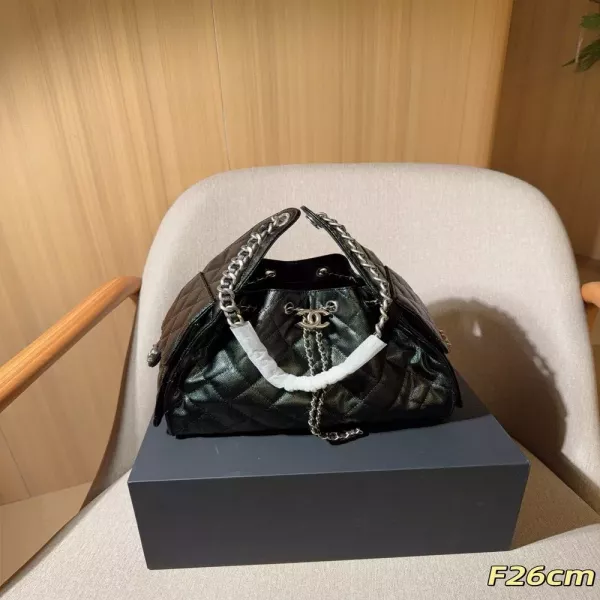 샤넬 캐비어 드로스트링 겨드랑이 백