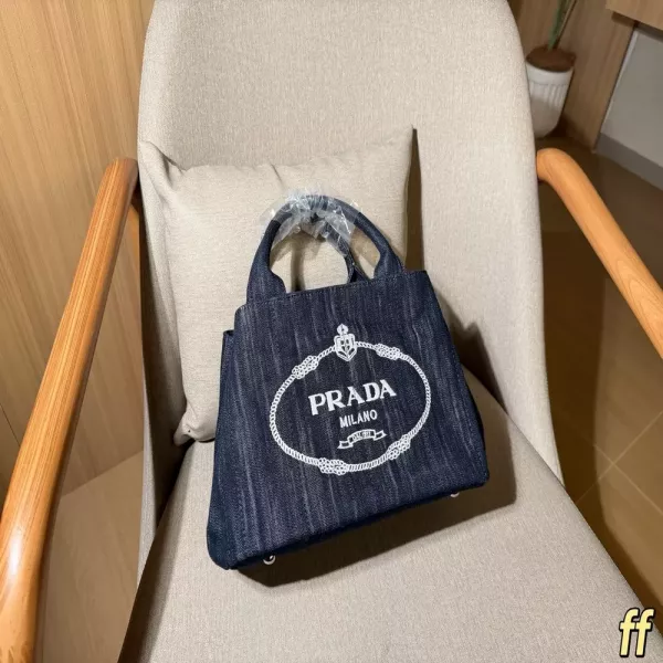 프라다 데님 로고 토트백