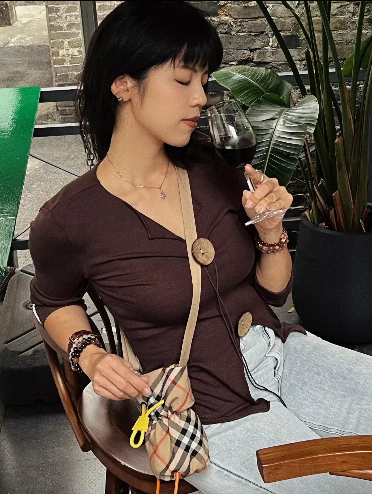 버버리 워터버드 체크 나일론 보틀백 상세 이미지 41