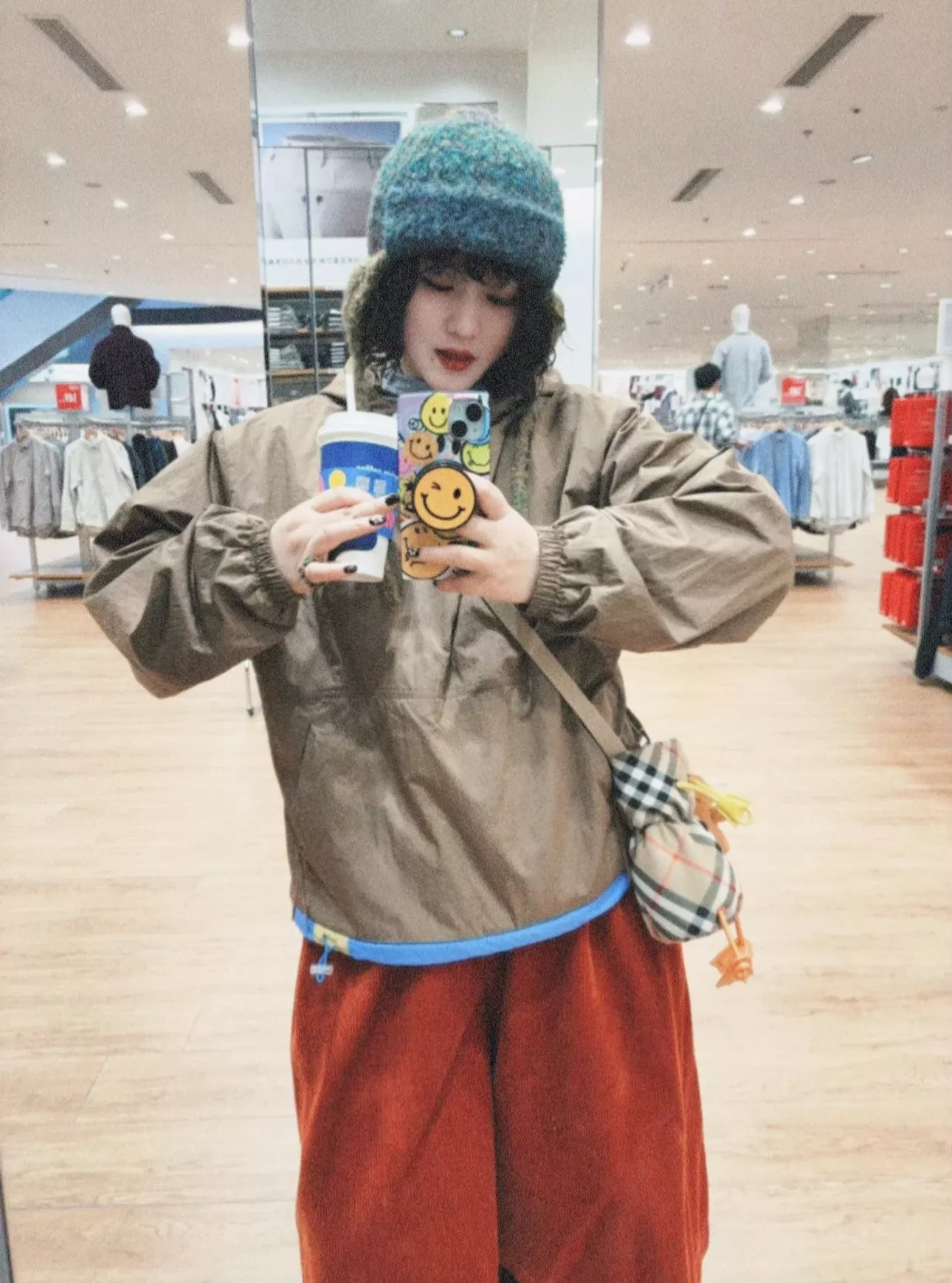 버버리 워터버드 체크 나일론 보틀백 상세 이미지 39