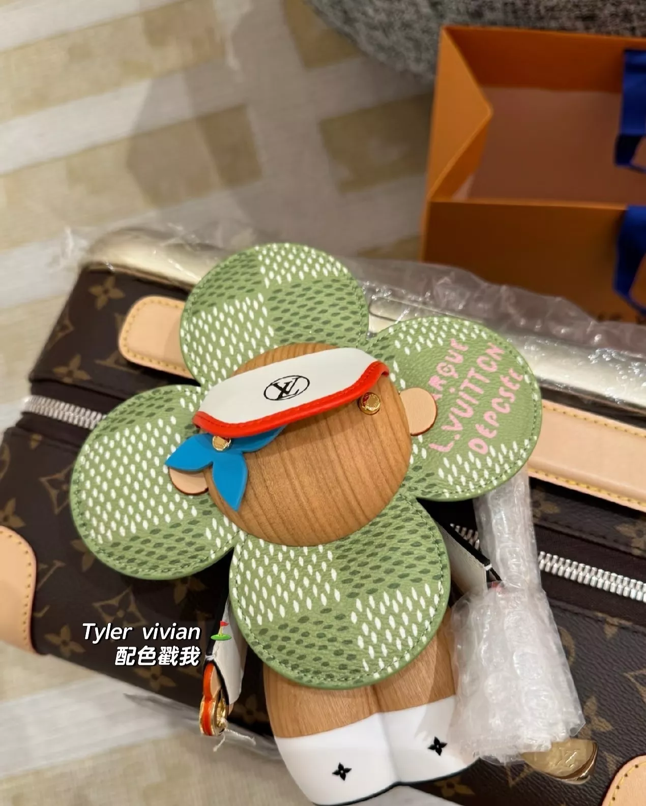 루이비통 비비안 골프 피규어 방향제 상세 이미지 37