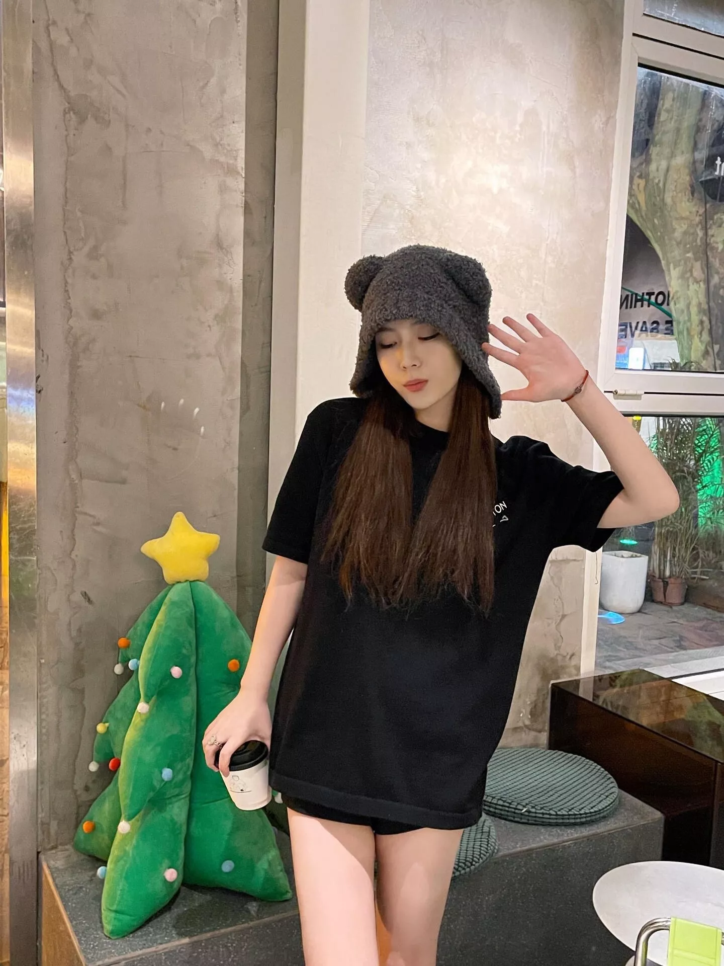 루이비통 레터 자수 브로치 니트 반팔 상세 이미지 12