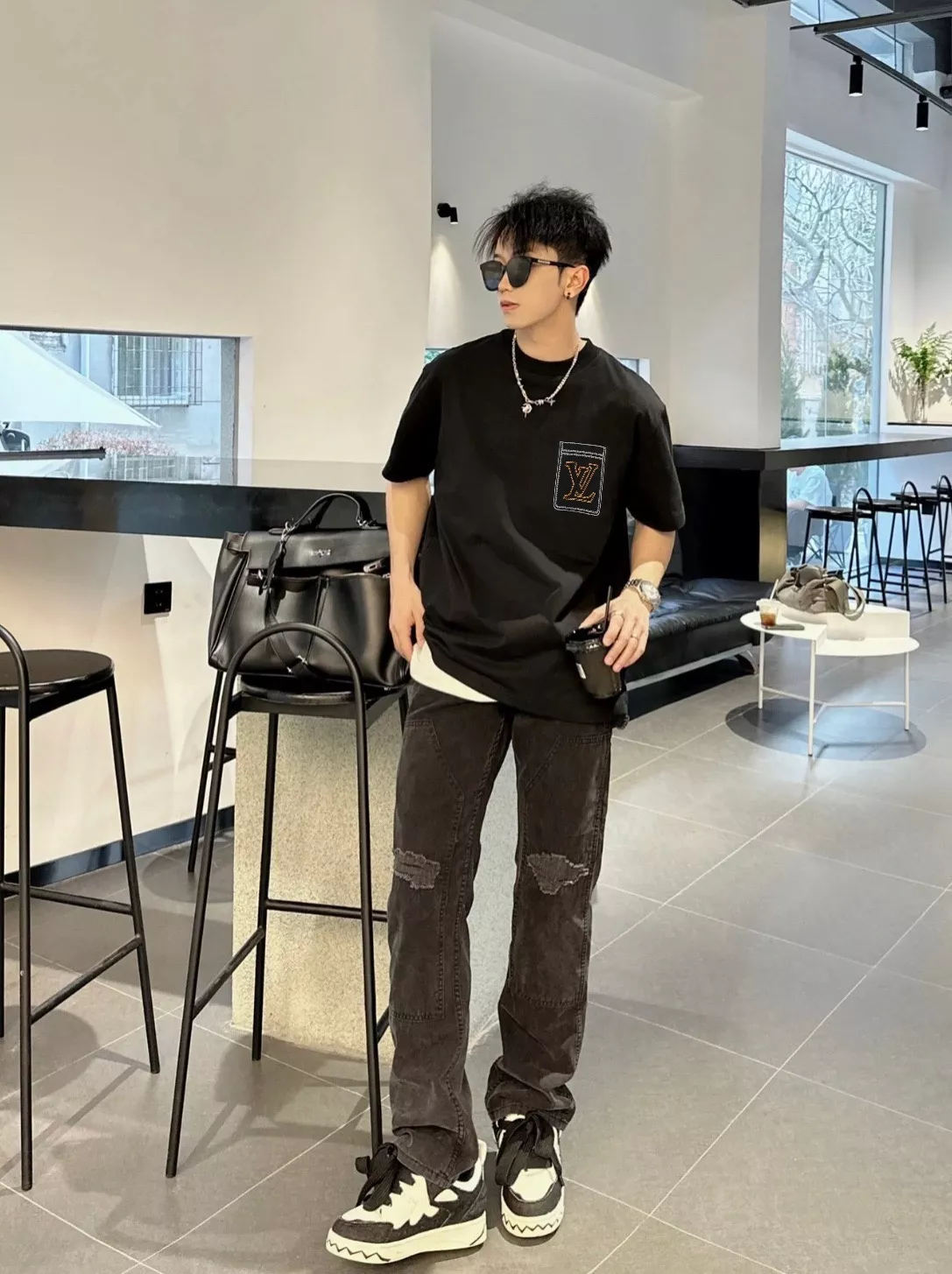 루이비통 라인 포켓 자수 반소매 티셔츠 상세 이미지 14