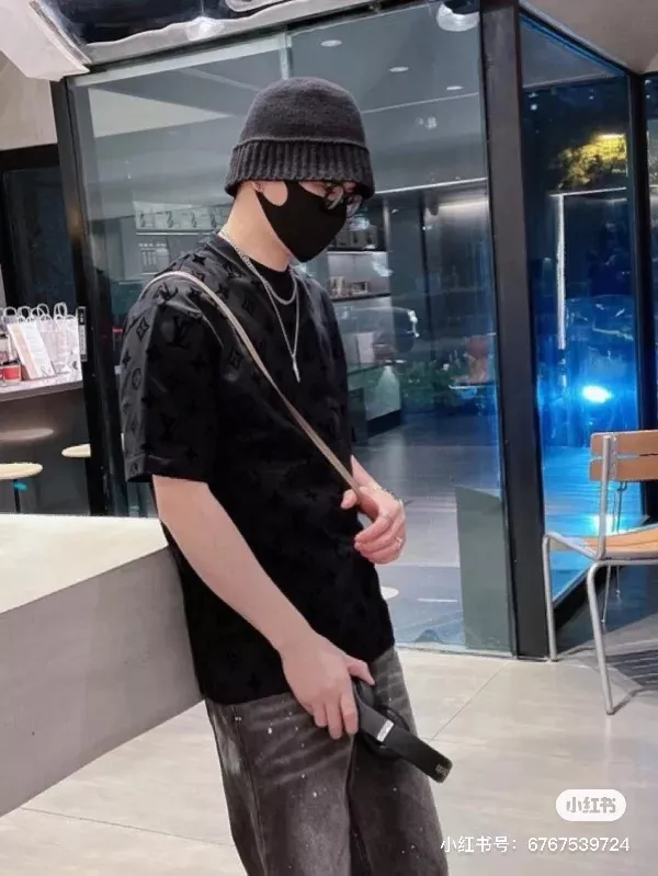 루이비통 올오버 모노그램 플로킹 반소매 상세 이미지 19